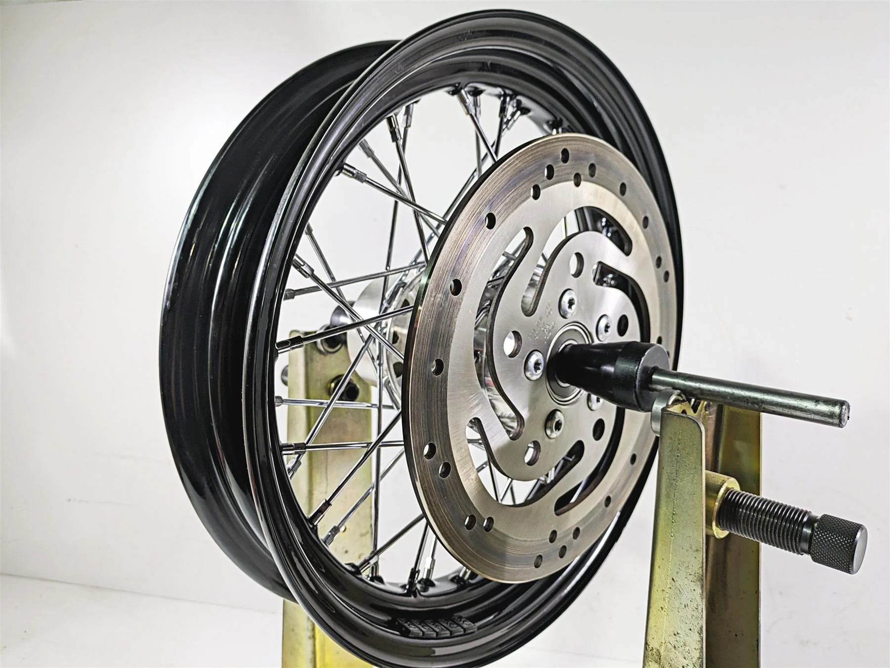 2019 Harley FLHCS Softail Heritage Straight 16x3 Rear Wheel Spoke Rim 40900488 - Image 6