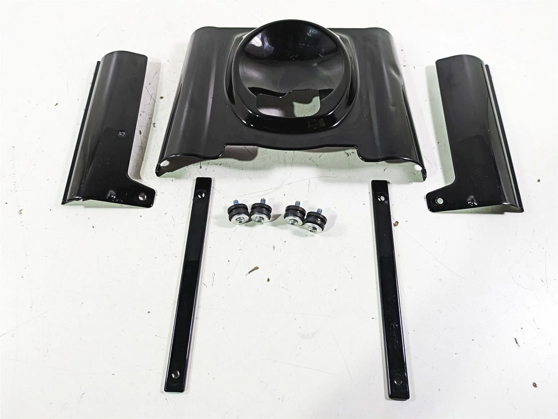 2019 Harley FLHCS Softail Heritage Upper Fork Headlight Cover Trim Set 61400458
