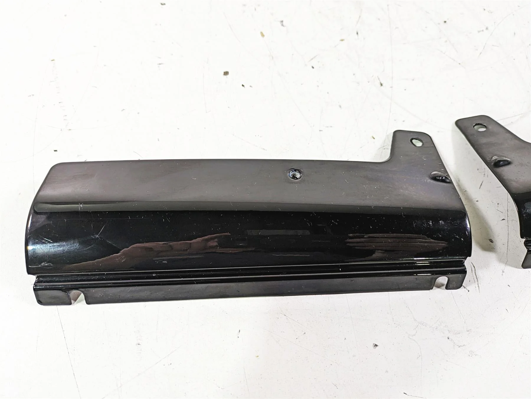 2019 Harley FLHCS Softail Heritage Upper Fork Headlight Cover Trim Set 61400458 - Image 6
