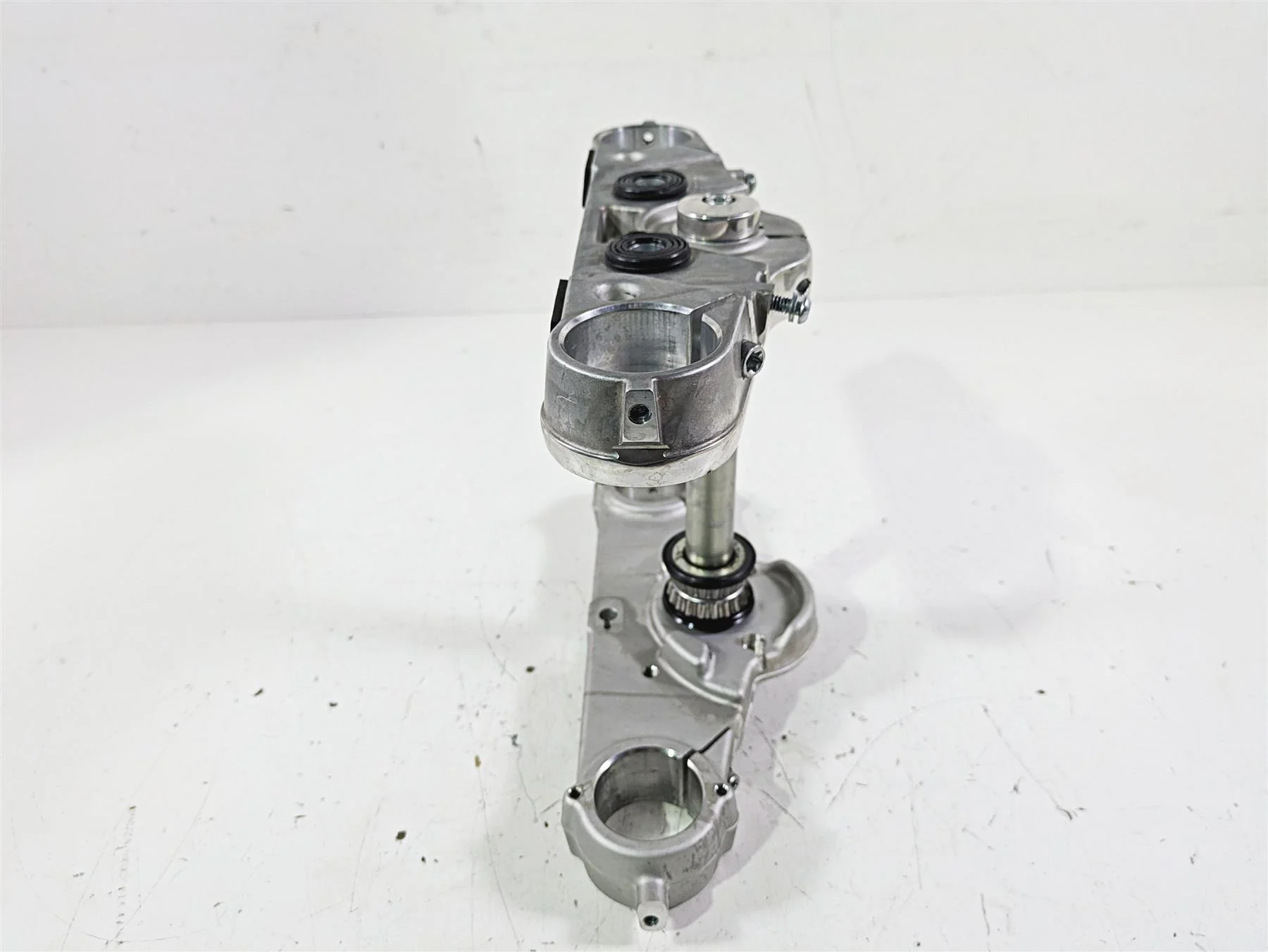 2019 Harley FLHCS Softail Heritage Upper Lower Triple Tree Set 45900181 45900195 - Image 2