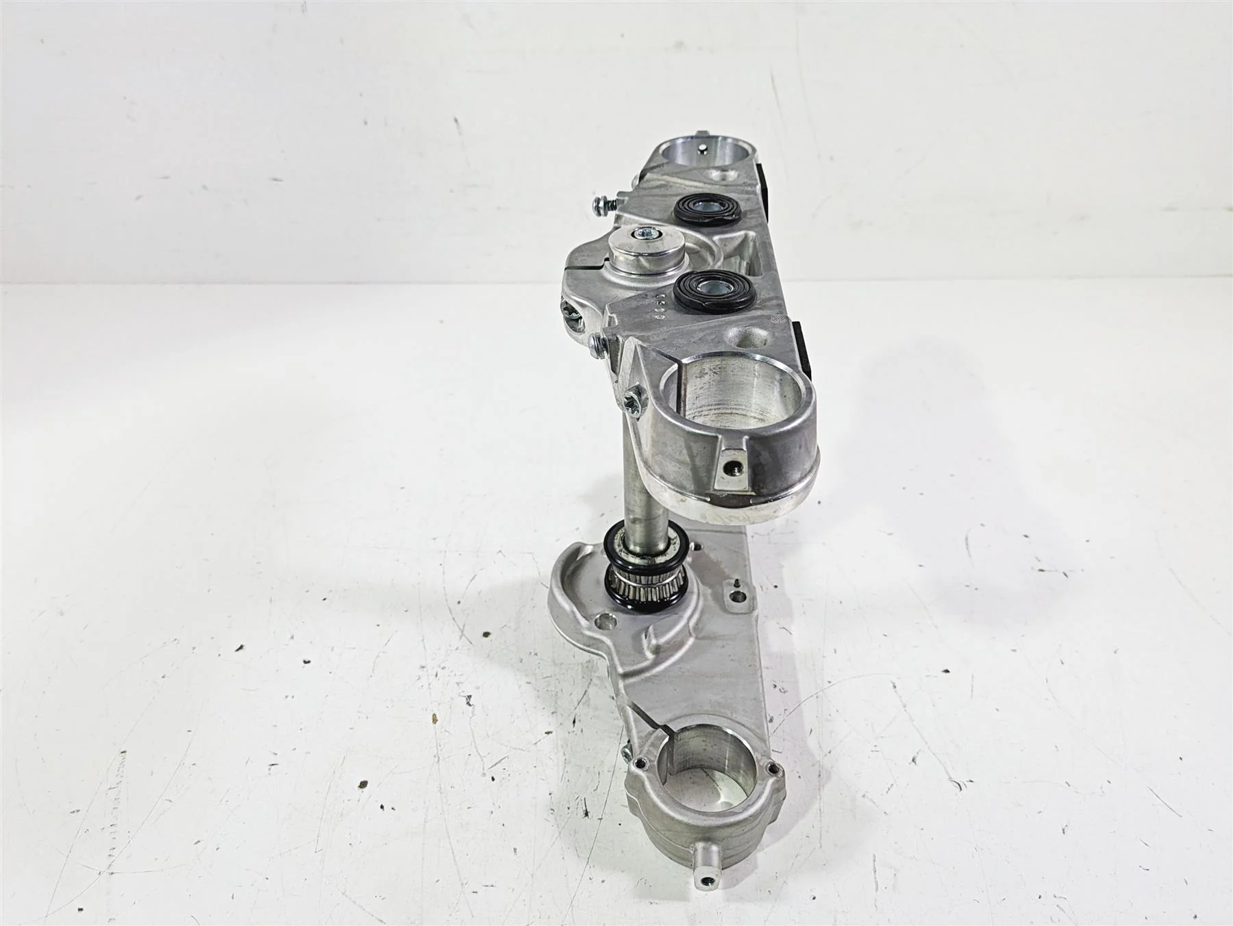 2019 Harley FLHCS Softail Heritage Upper Lower Triple Tree Set 45900181 45900195 - Image 4