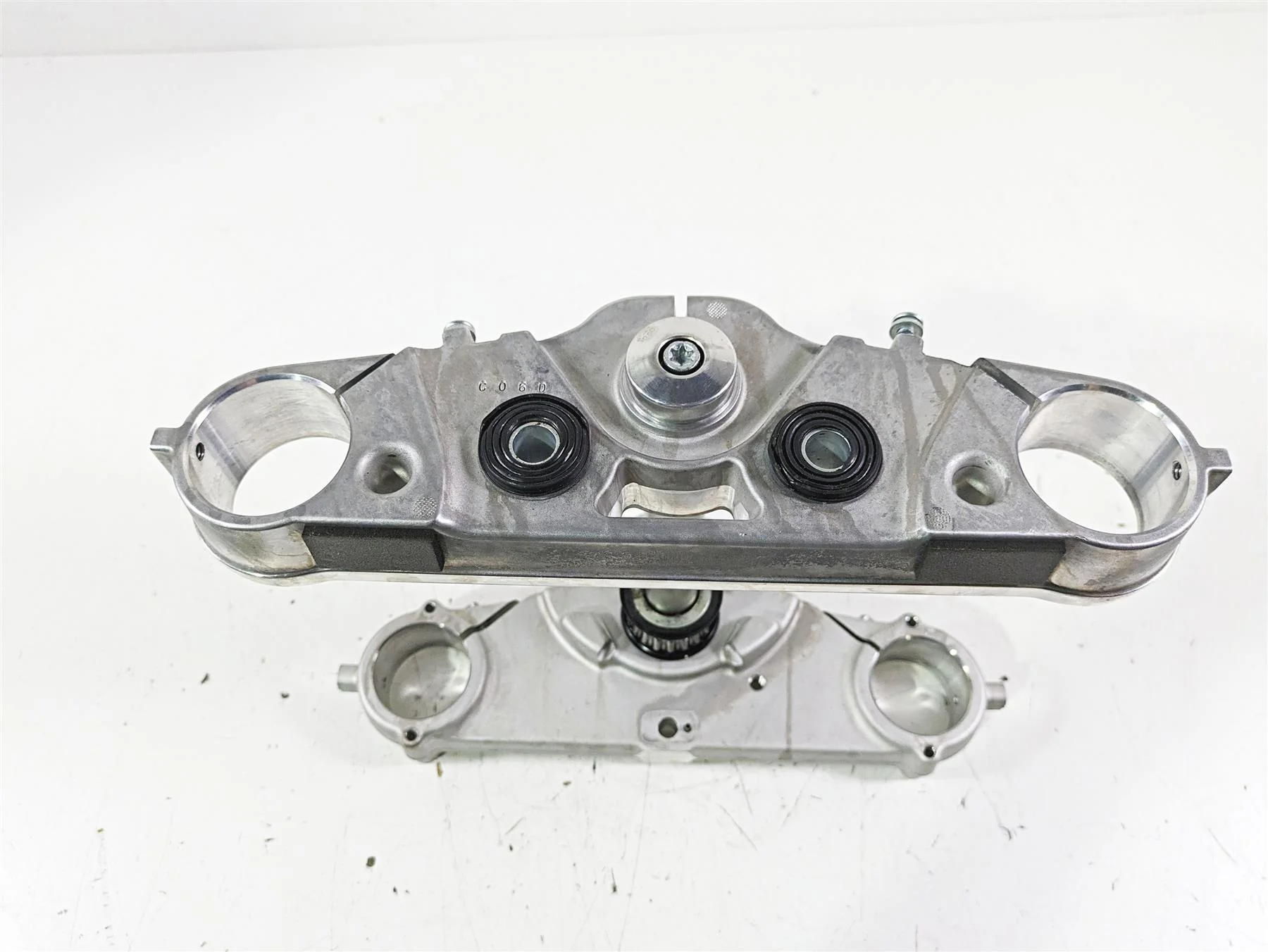 2019 Harley FLHCS Softail Heritage Upper Lower Triple Tree Set 45900181 45900195 - Image 5