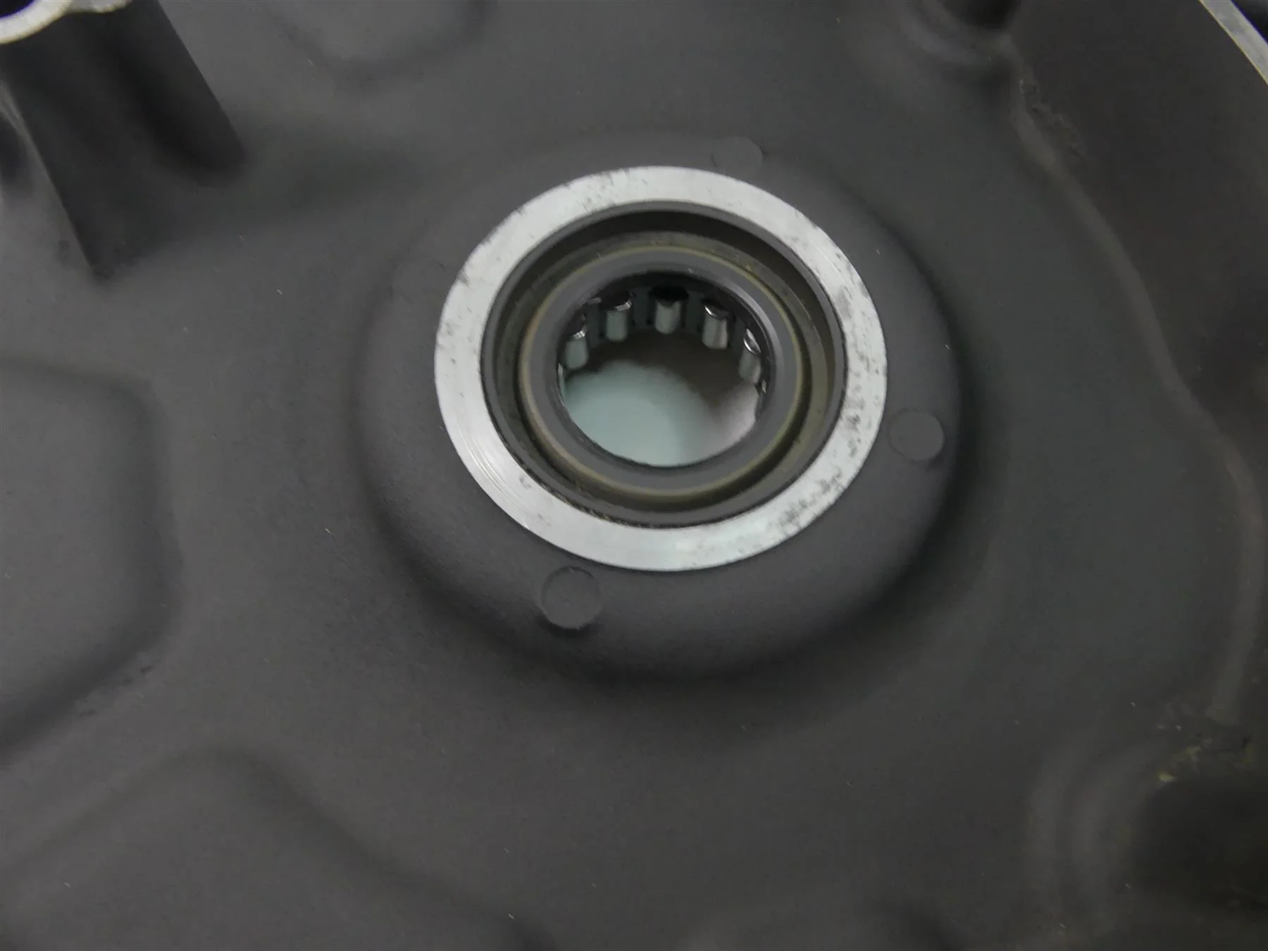 2019 Harley Softail FLSB Sport Glide Inner Primary Drive Clutch Cover 36500099 - Image 12