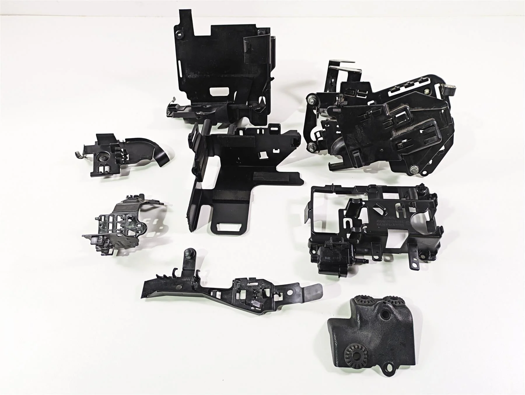 2019 Harley Softail FXDR 114 Battery & Electrical Holder Set 69201632 74700031