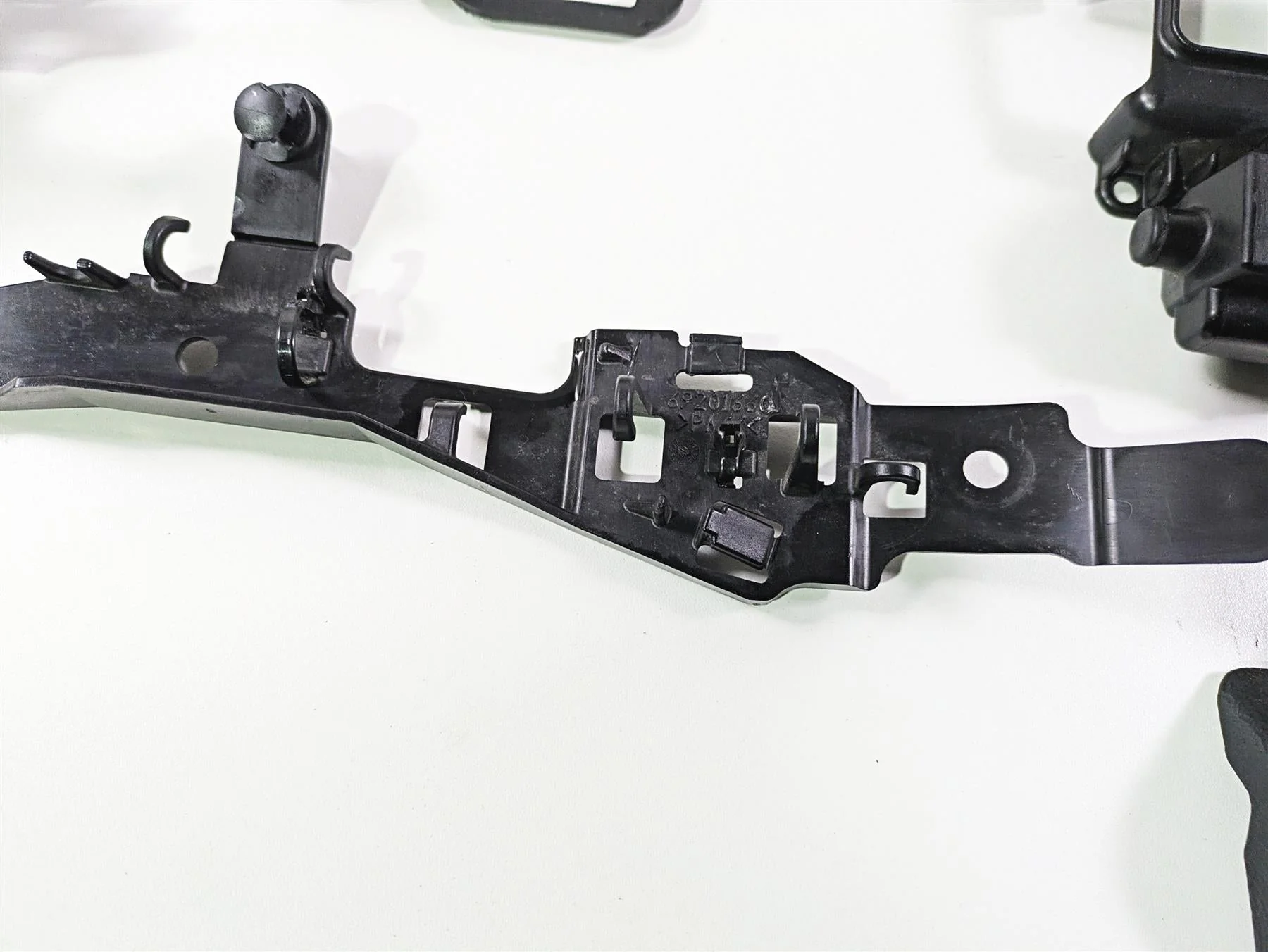 2019 Harley Softail FXDR 114 Battery & Electrical Holder Set 69201632 74700031 - Image 10