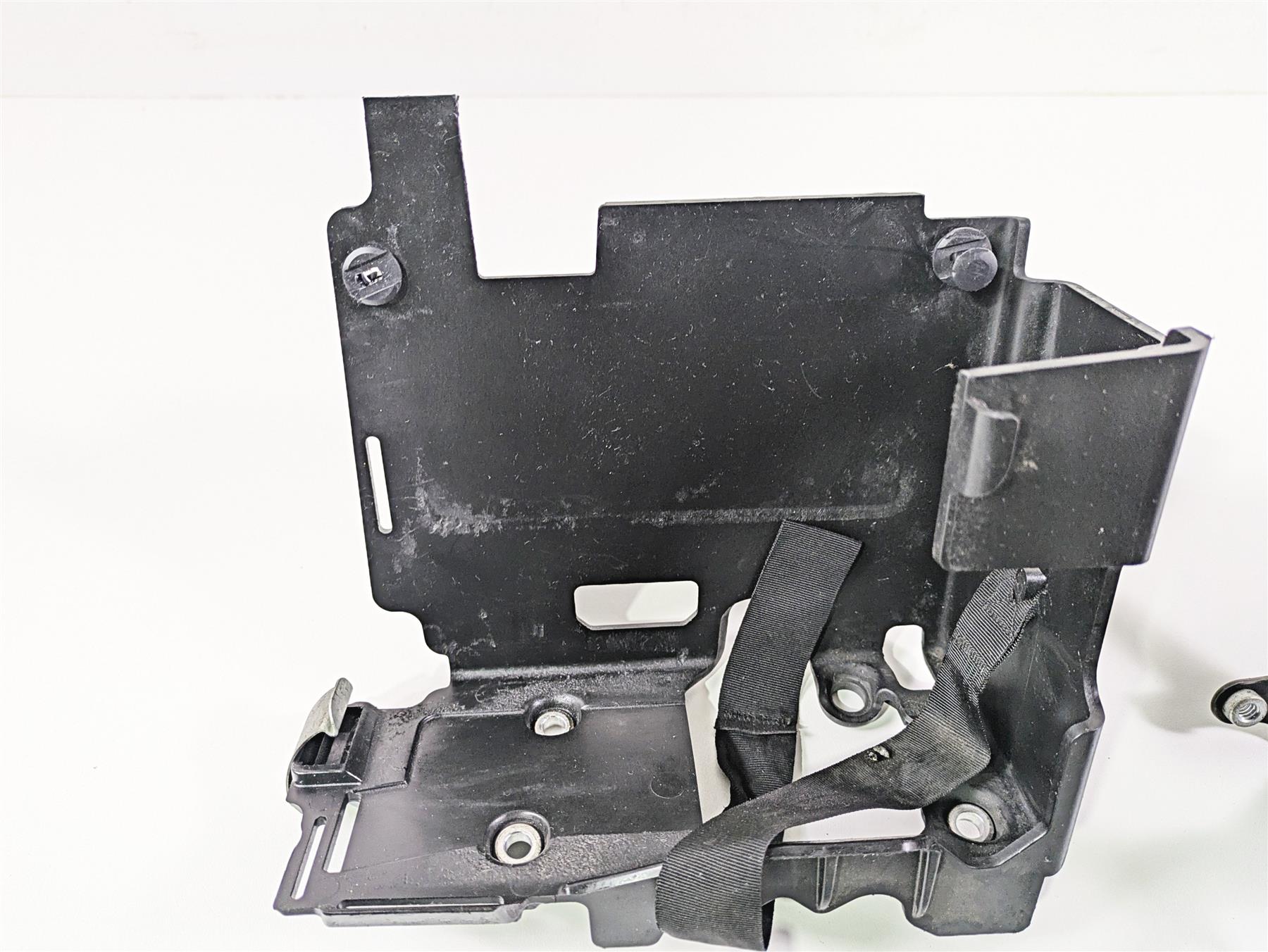 2019 Harley Softail FXDR 114 Battery & Electrical Holder Set 69201632 74700031 - Image 7