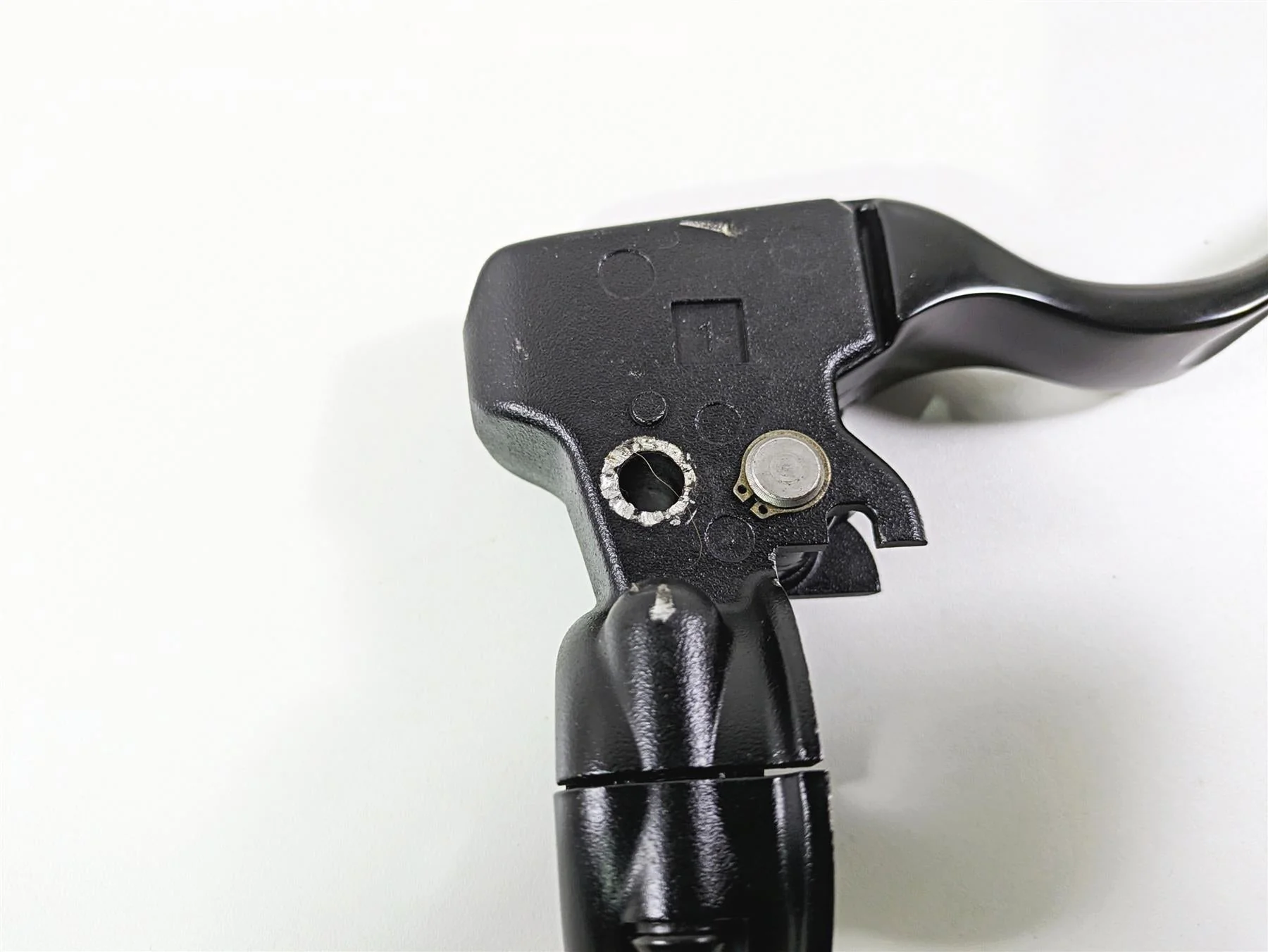 2019 Harley Softail FXDR 114 Black Clutch Perch & Lever 36700200 36700228 - Image 9
