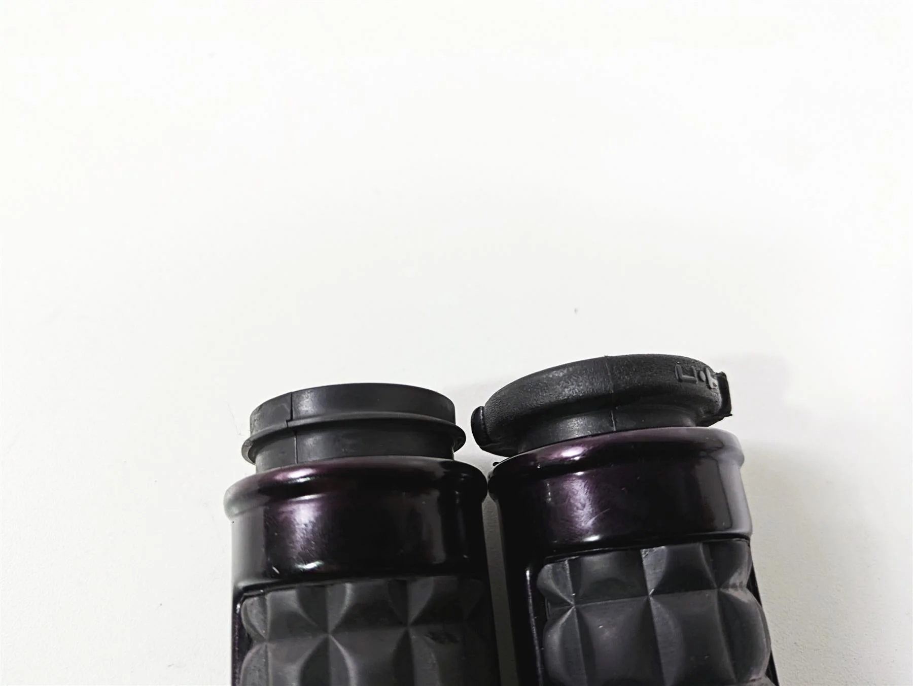 2019 Harley Softail FXDR 114 Dominion Hand Grip Set 56100231 - Image 8