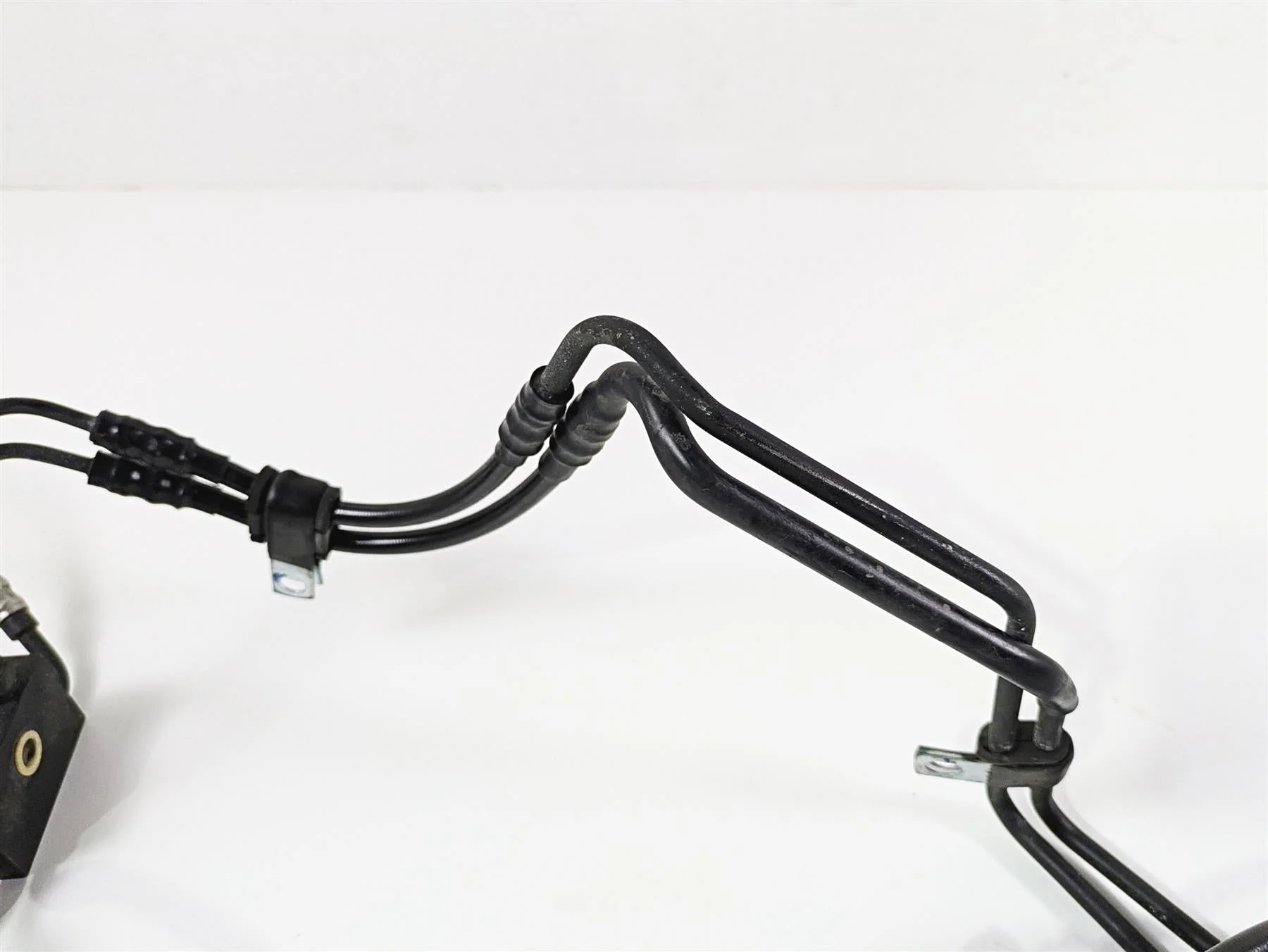 2019 Harley Softail FXDR 114 Front Abs Brake Line Set 41800689 41800675 - Image 6