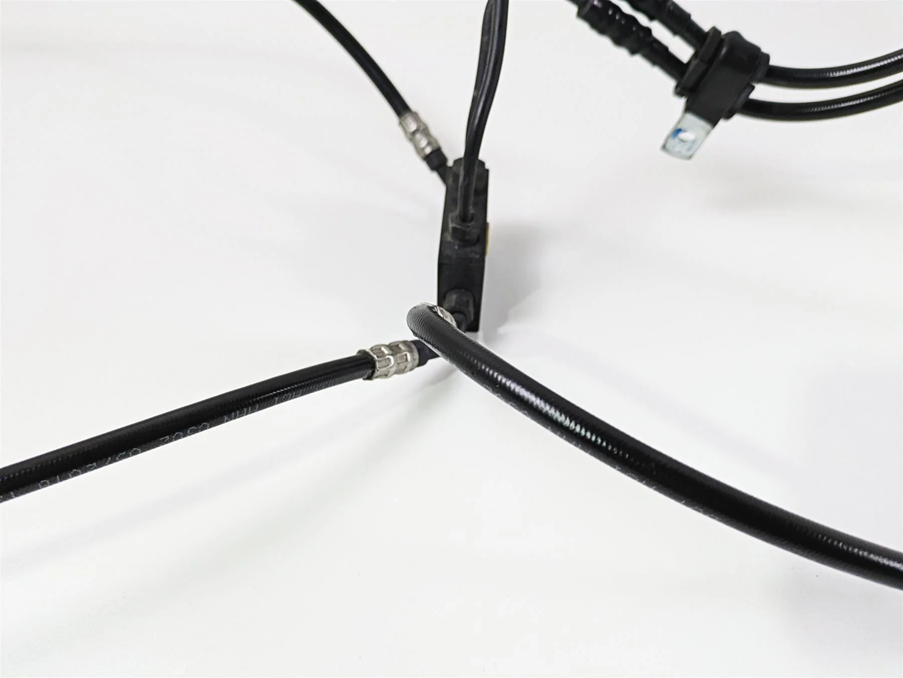 2019 Harley Softail FXDR 114 Front Abs Brake Line Set 41800689 41800675 - Image 8