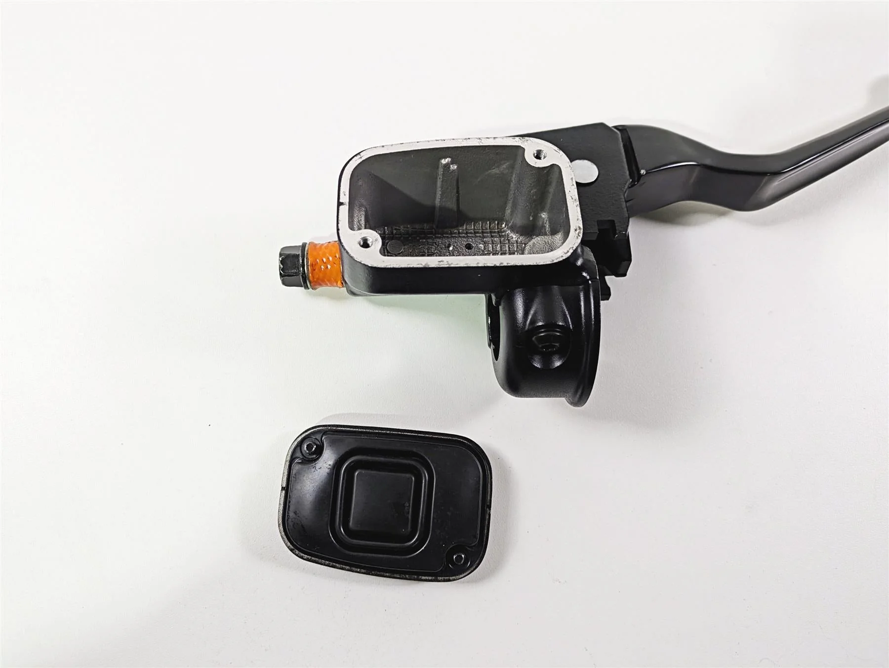 2019 Harley Softail FXDR 114 Front Brake Master Cylinder 5/8 15.8mm 41700594 - Image 12