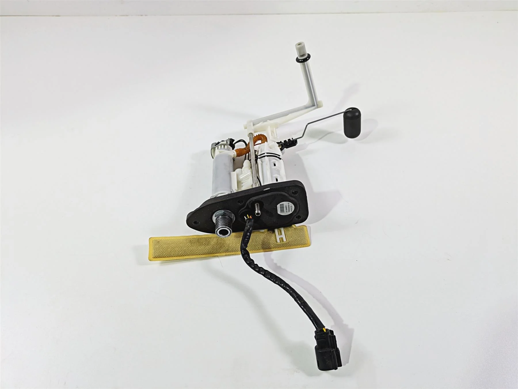 2019 Harley Softail FXDR 114 Fuel Gas Petrol Pump Set 61200053 - Image 2