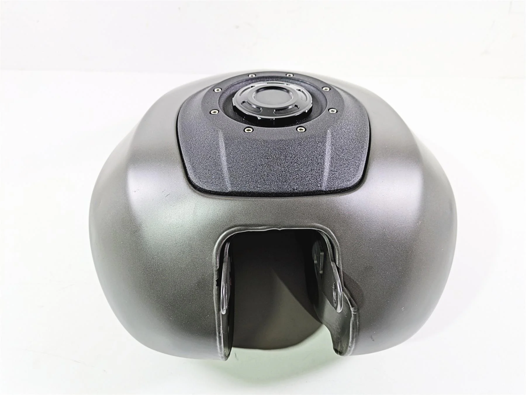 2019 Harley Softail FXDR 114 Fuel Gas Petrol Tank READ 61000677 - Image 3