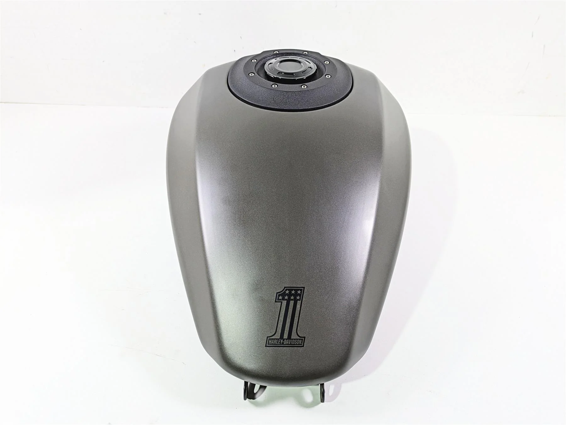 2019 Harley Softail FXDR 114 Fuel Gas Petrol Tank READ 61000677 - Image 5