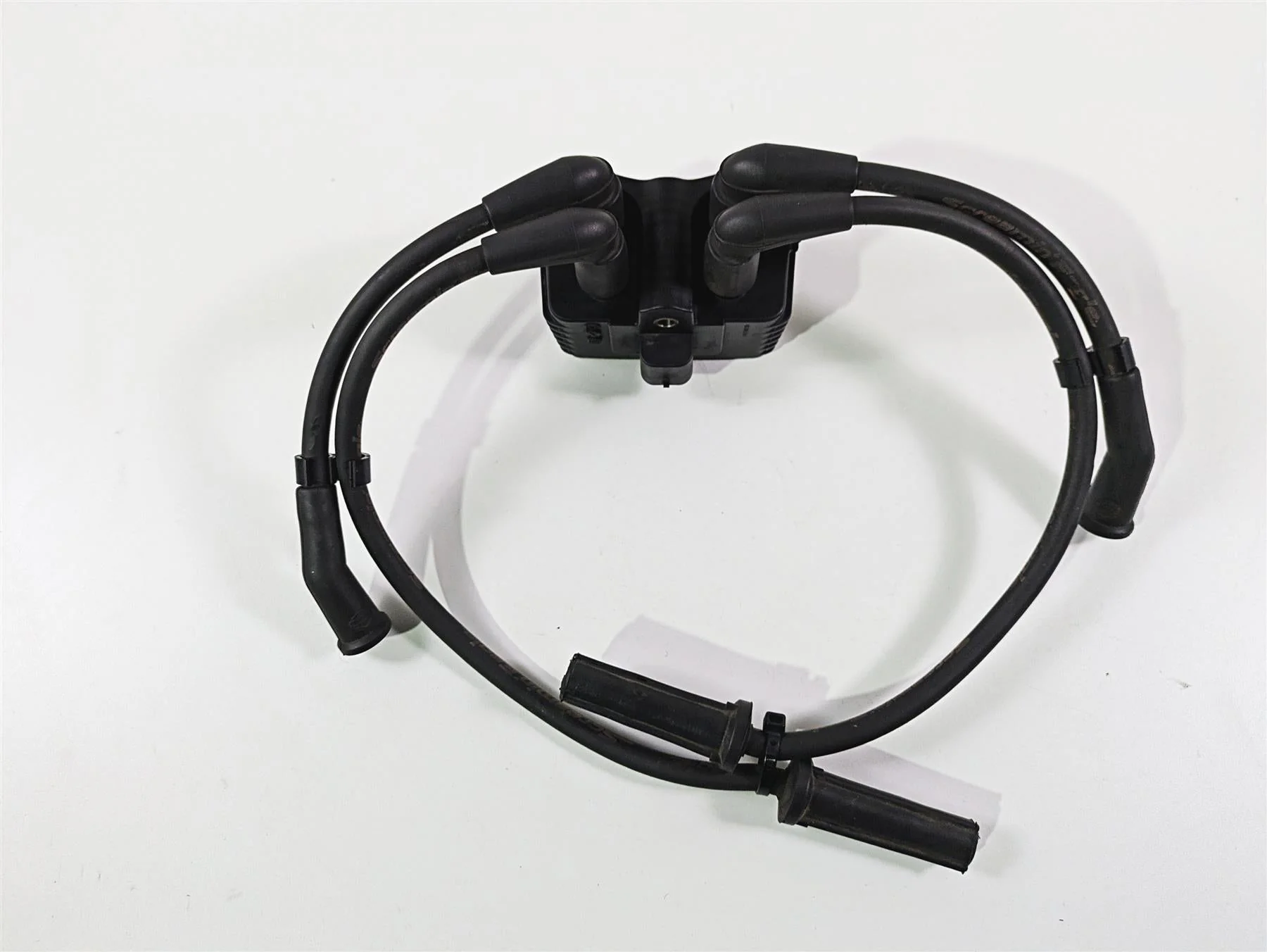 2019 Harley Softail FXDR 114 Ignition Coil Wires Plugs Set 31600067 - Image 5