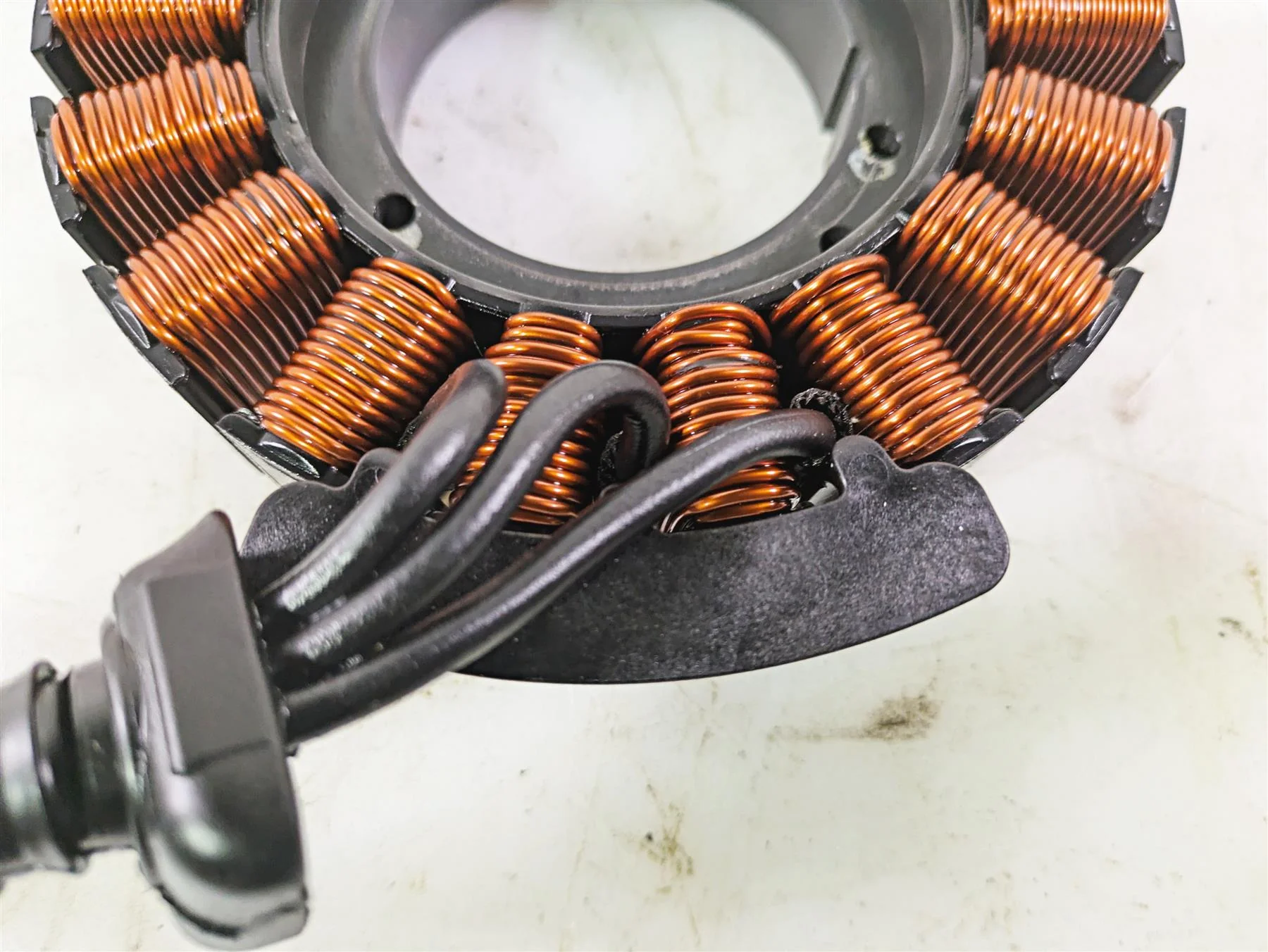 2019 Harley Softail FXDR 114 Ignition Stator Alternator Generator 29900145 - Image 8