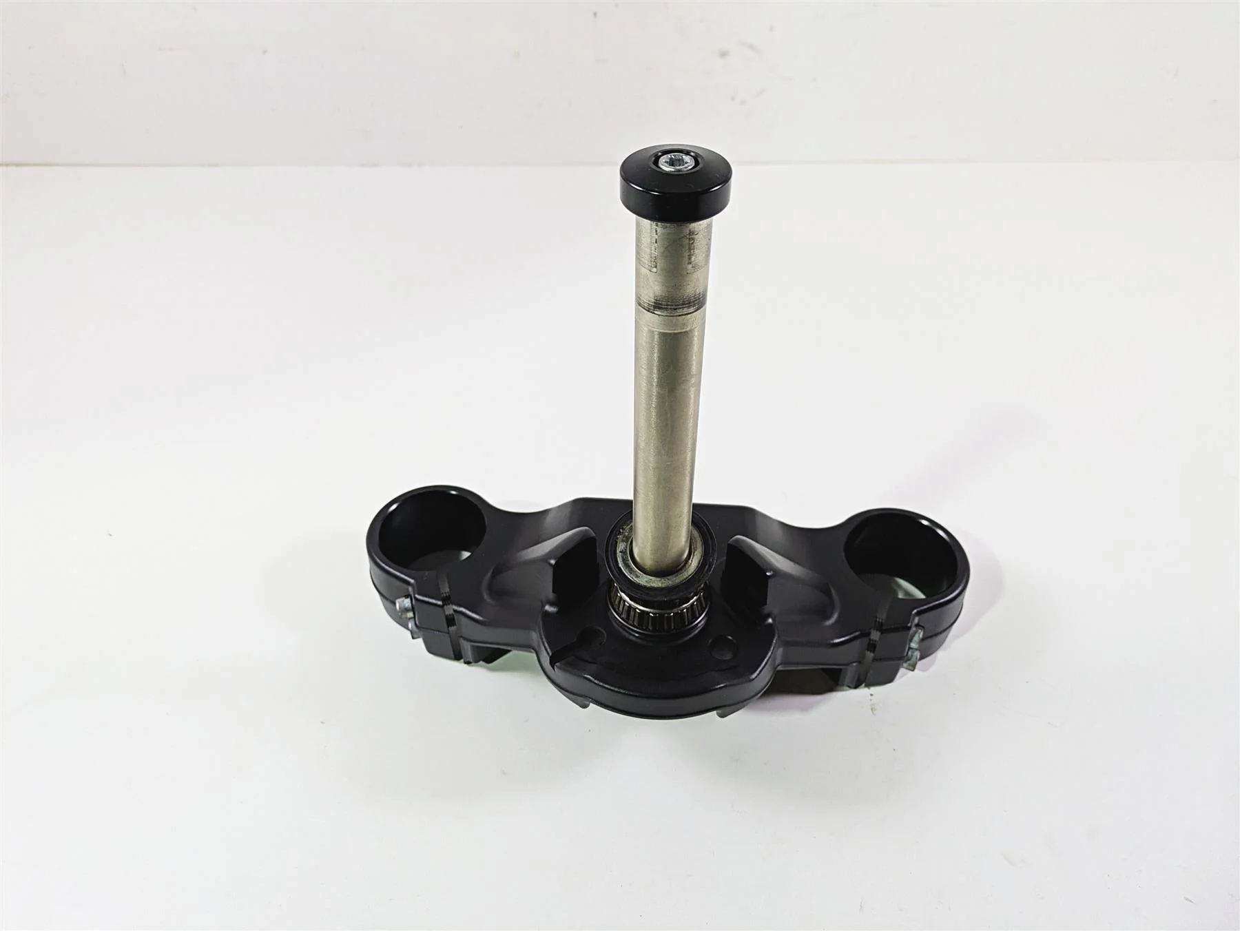 2019 Harley Softail FXDR 114 Lower Triple Tree Steering Clamp 45900221 - Image 3