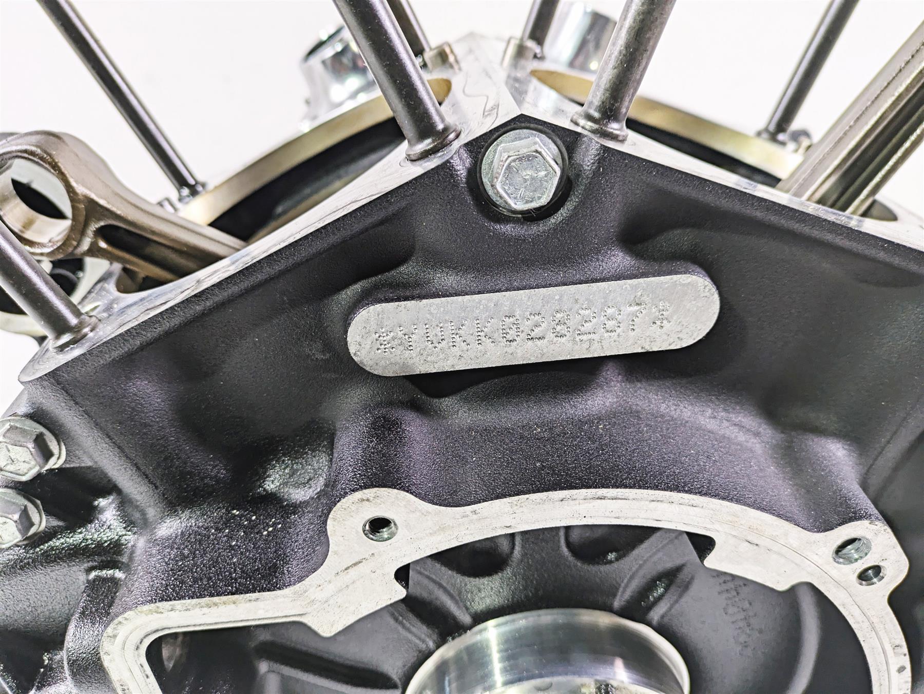 2019 Harley Softail FXDR 114 Milwaukee 8 Crank Case Shaft Cases Set 16200459 - Image 5