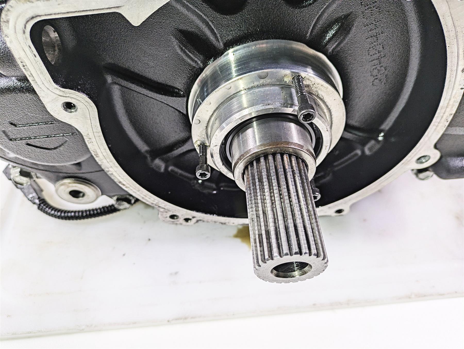 2019 Harley Softail FXDR 114 Milwaukee 8 Crank Case Shaft Cases Set 16200459 - Image 6