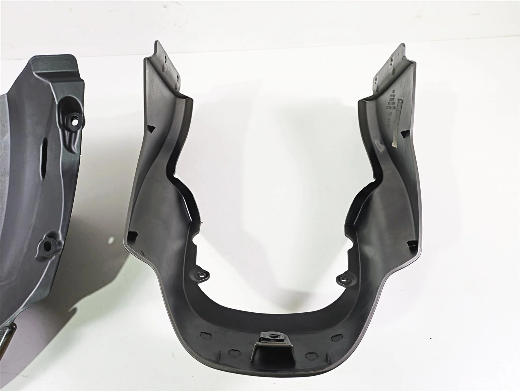 2019 Harley Softail FXDR 114 Rear Subframe Cover Fender Taillight Set 59500730 - Image 8