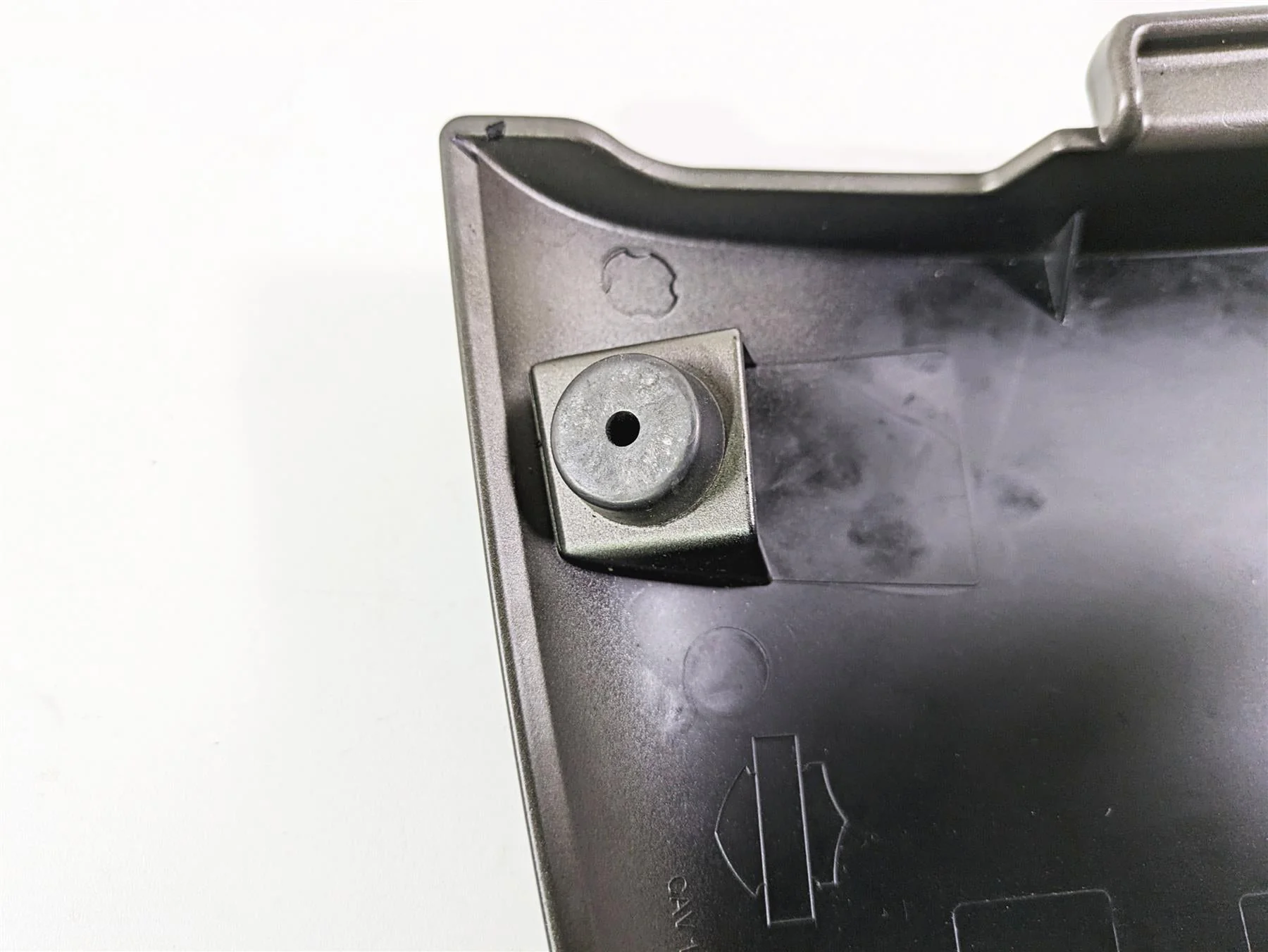 2019 Harley Softail FXDR 114 Rear Upper Tail Cover Lid Fairing 59500657 - Image 9