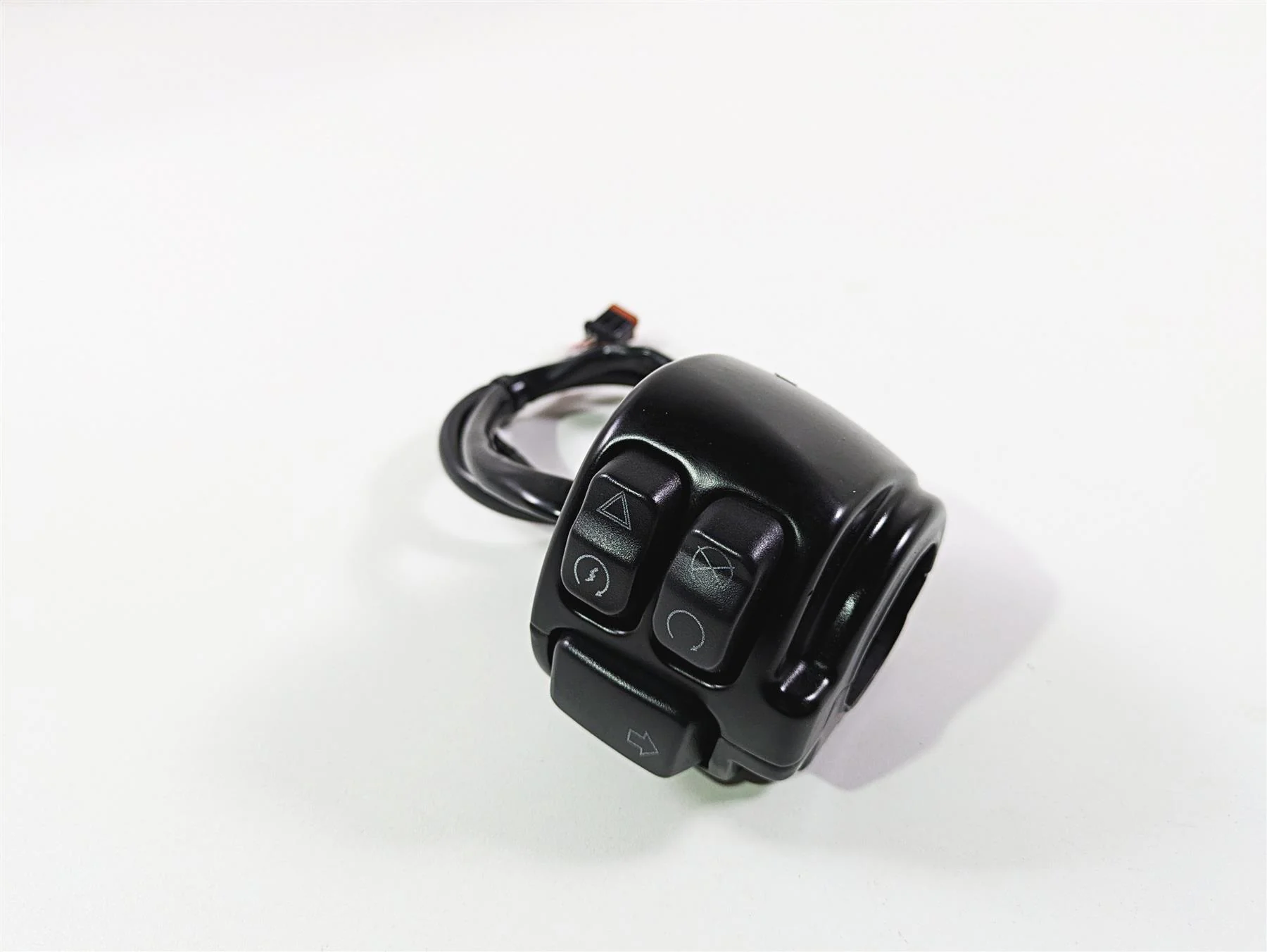 2019 Harley Softail FXDR 114 Right Hand Start Kill Control Switch 71500462 - Image 12