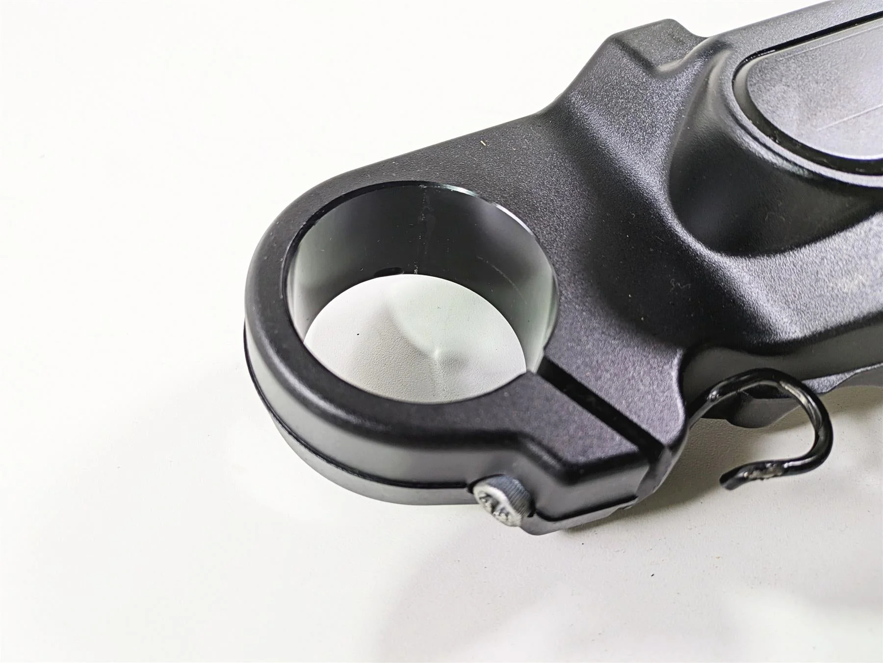 2019 Harley Softail FXDR 114 Upper Triple Tree Steering Clamp 45900219 - Image 7