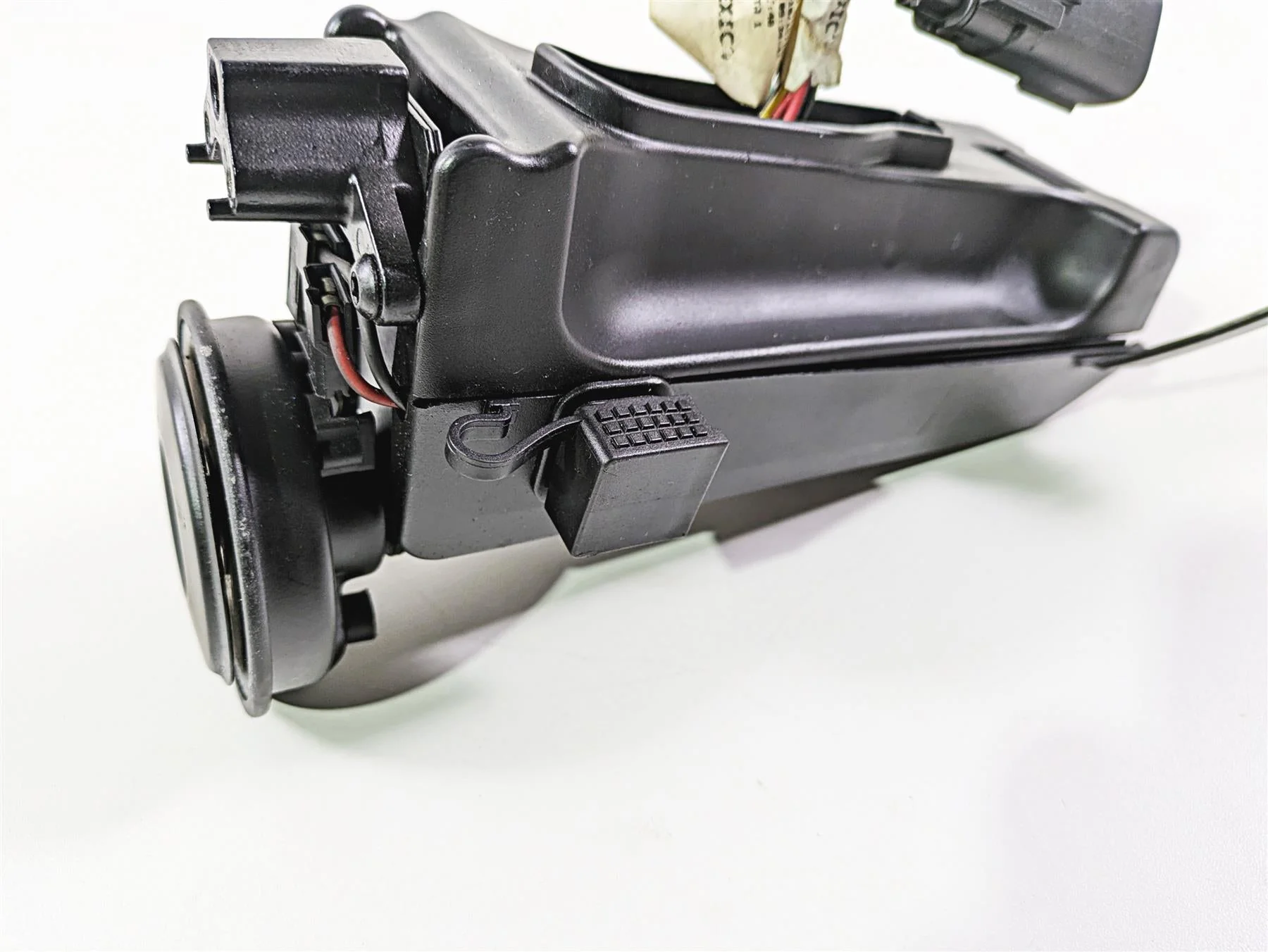 2019 Harley Softail FXDR 114 Wiring Box & Horn Set 69201654 - Image 3