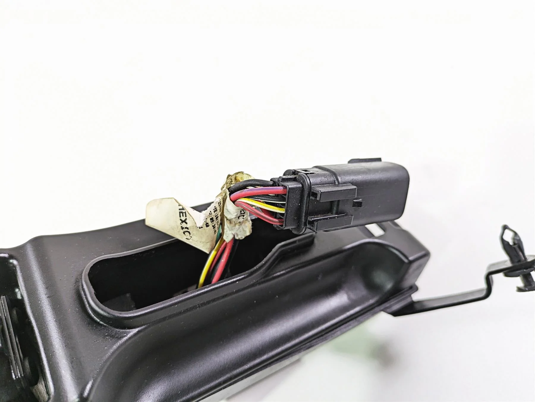 2019 Harley Softail FXDR 114 Wiring Box & Horn Set 69201654 - Image 4