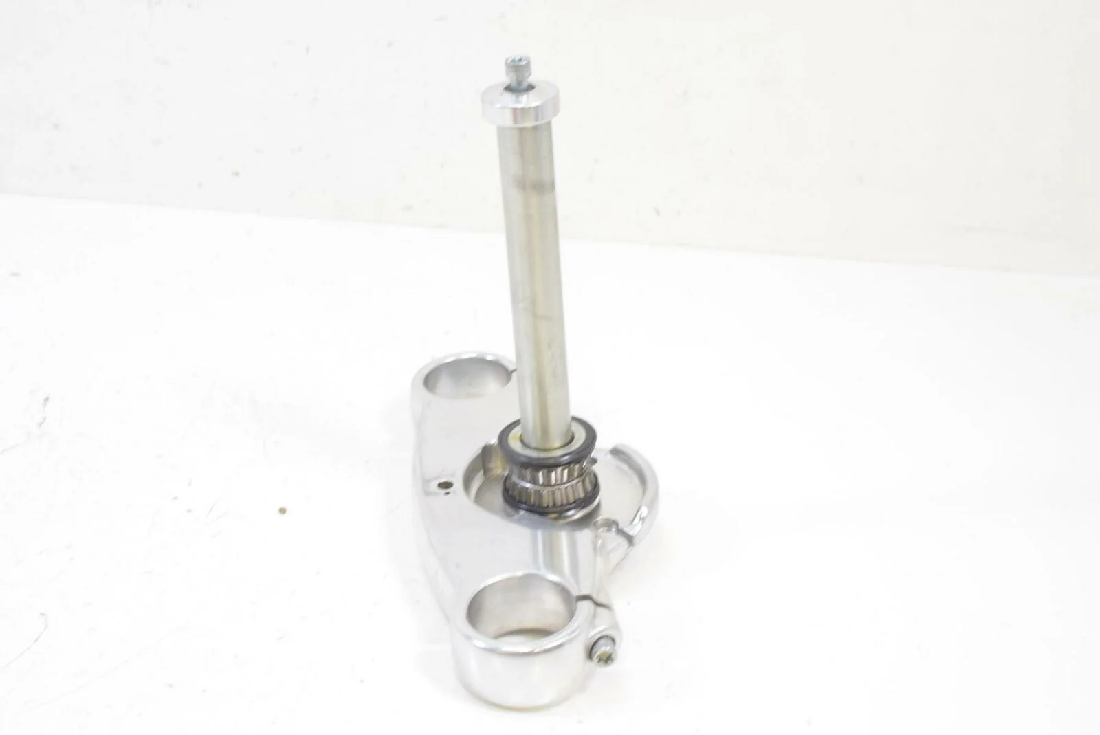2019 Harley Softail FXLR Low Rider Lower Triple Tree 49mm Steering Clamp 4590020 - Image 3