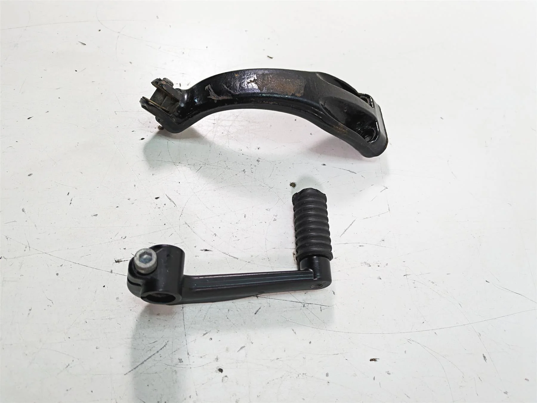 2019 Harley XL883N Sportster Iron Front Left Mid Footpeg Mount Shifter 34721-07 - Image 4