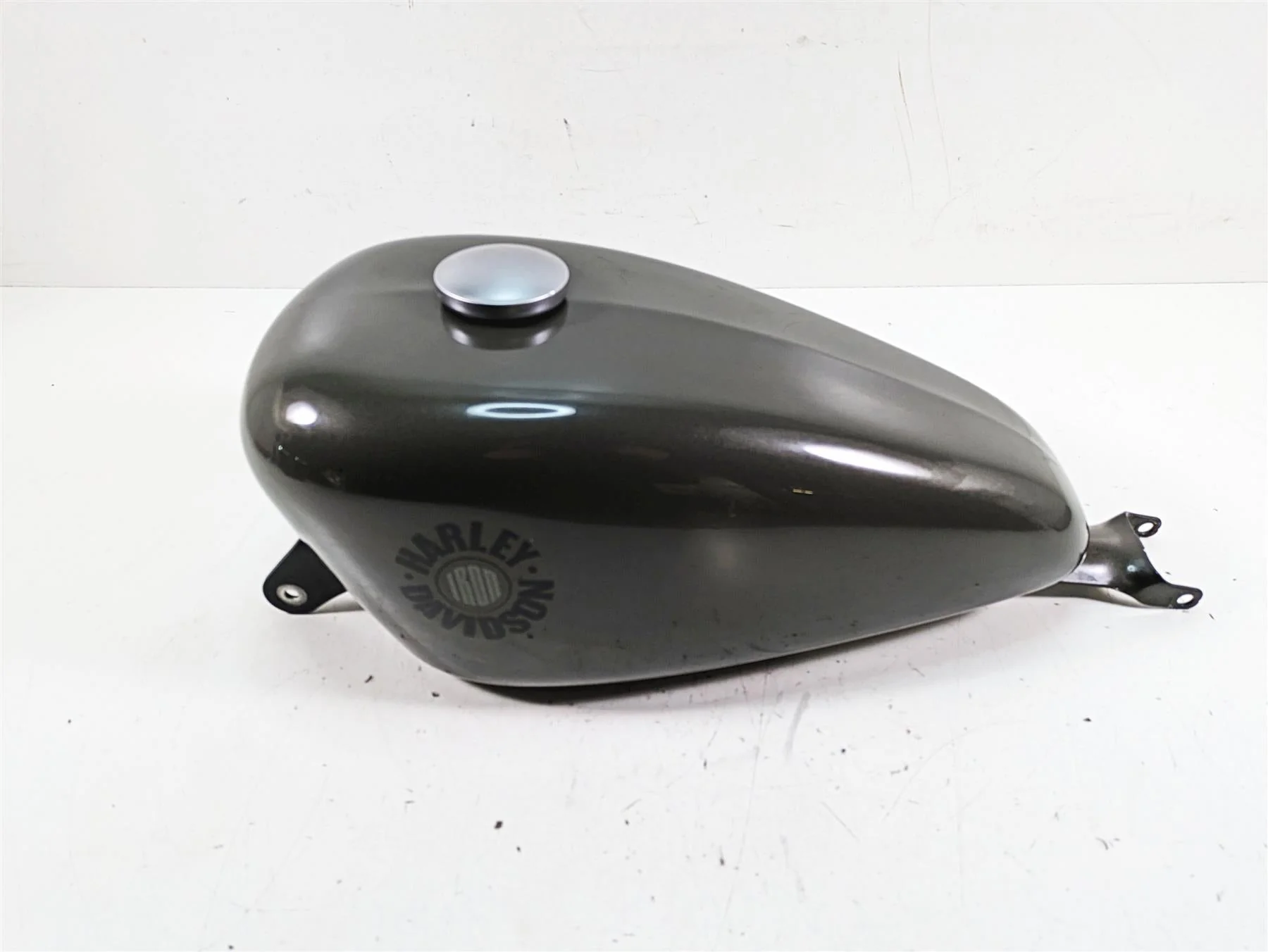 2019 Harley XL883N Sportster Iron Fuel Gas Petrol Tank -No Dents 61000701 - Image 2