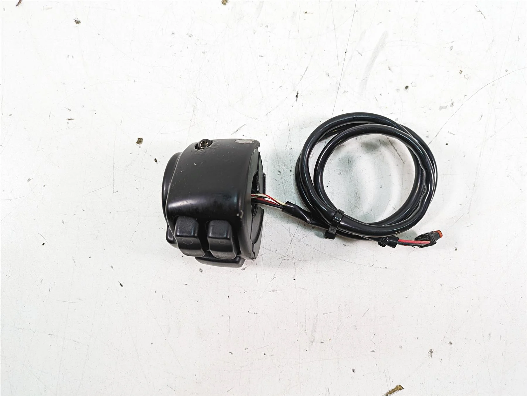 2019 Harley XL883N Sportster Iron Left Hand Control Switch 71500117A - Image 12