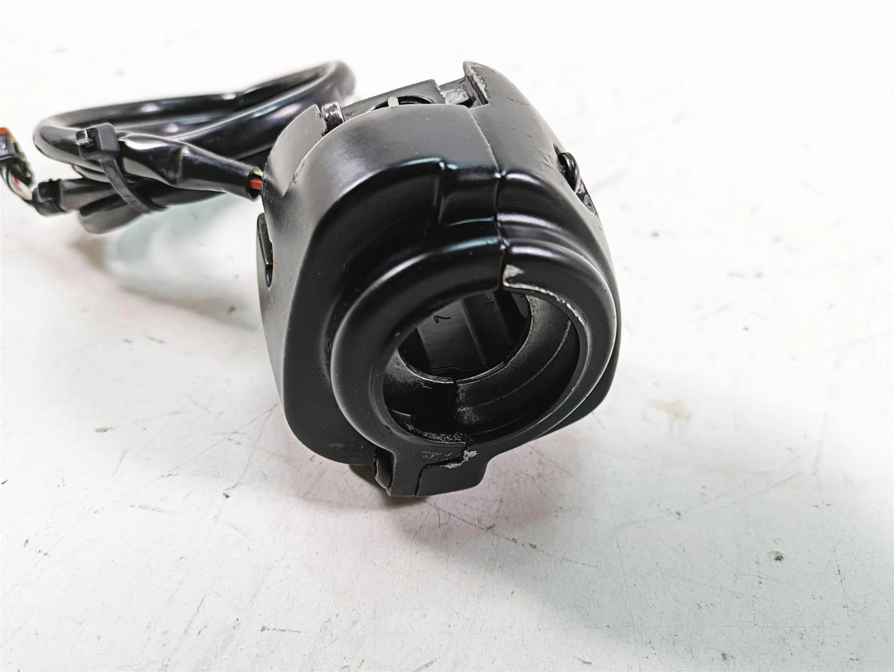 2019 Harley XL883N Sportster Iron Left Hand Control Switch 71500117A - Image 9