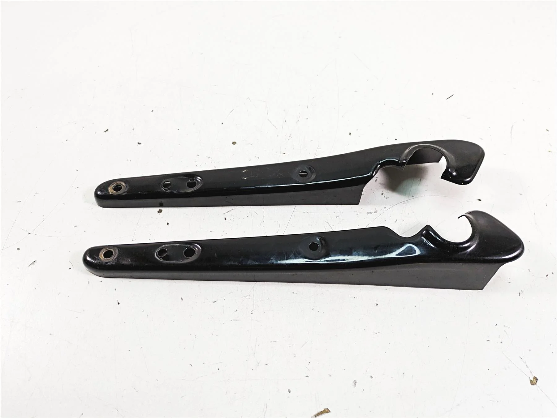 2019 Harley XL883N Sportster Iron Rear Fender Struts Braces 60203-06 60204-06 - Image 2