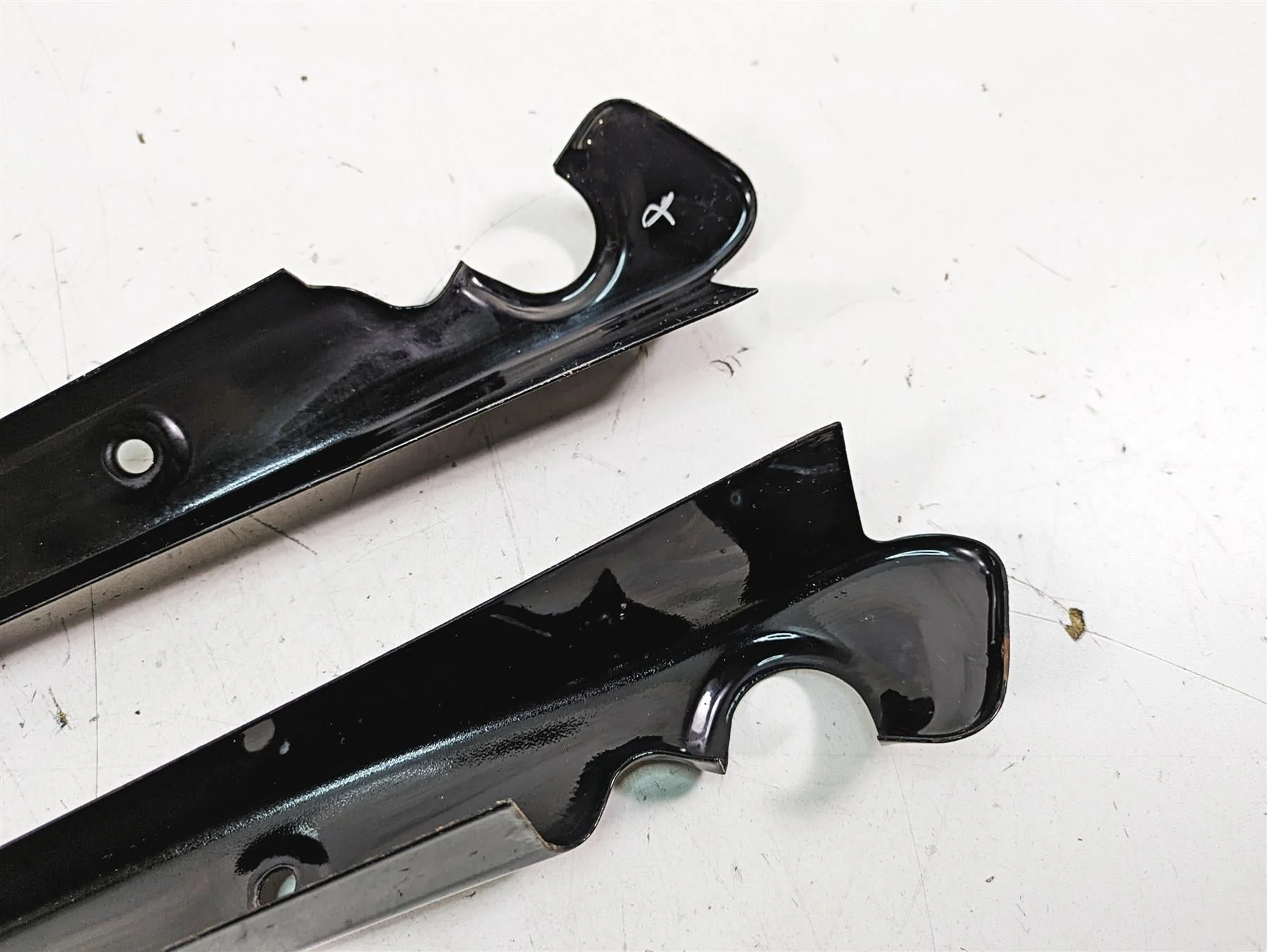 2019 Harley XL883N Sportster Iron Rear Fender Struts Braces 60203-06 60204-06 - Image 3