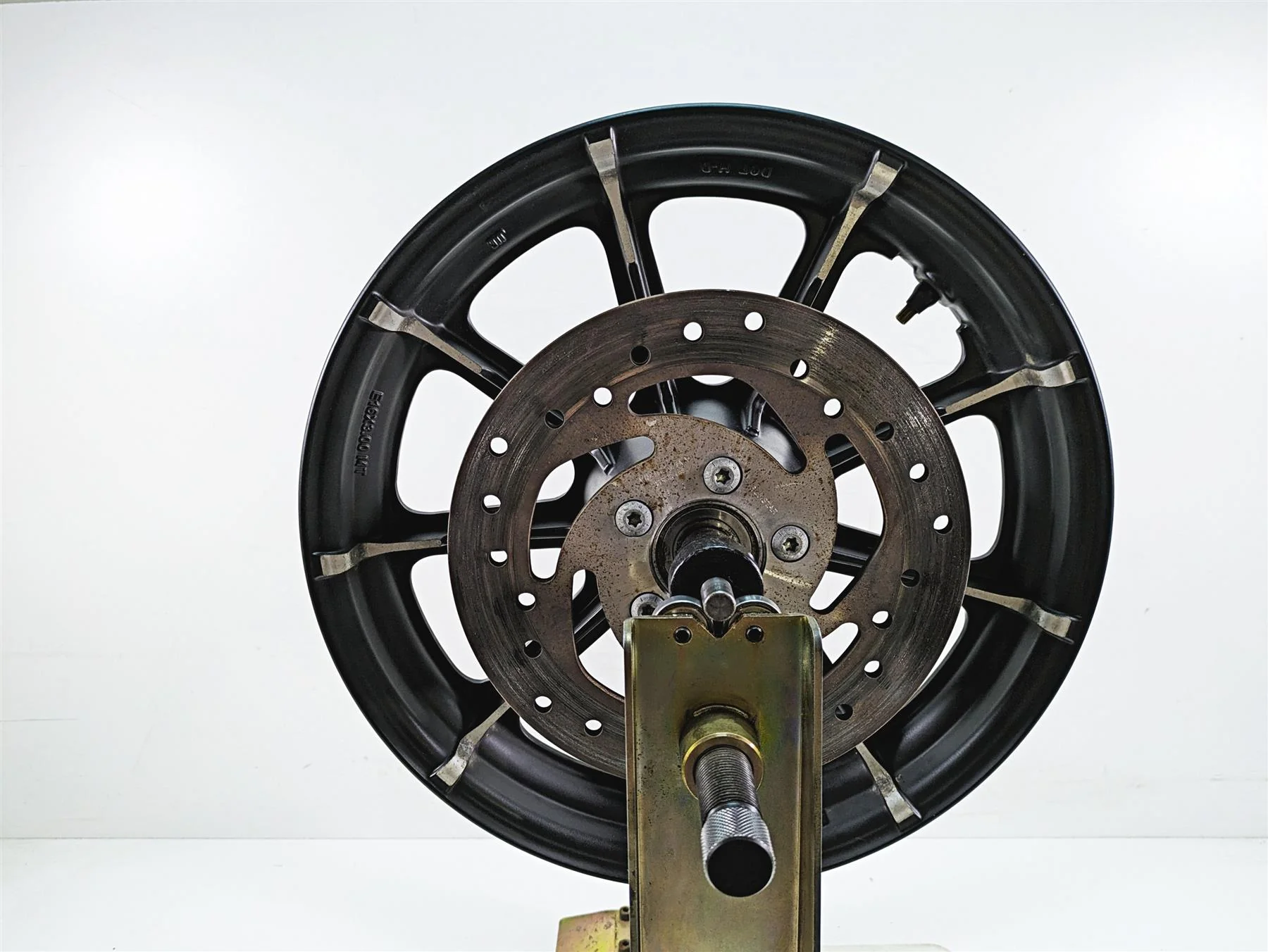 2019 Harley XL883N Sportster Iron Rear Wheel Rim 9 Spoke 16x3 40900402 - Image 11