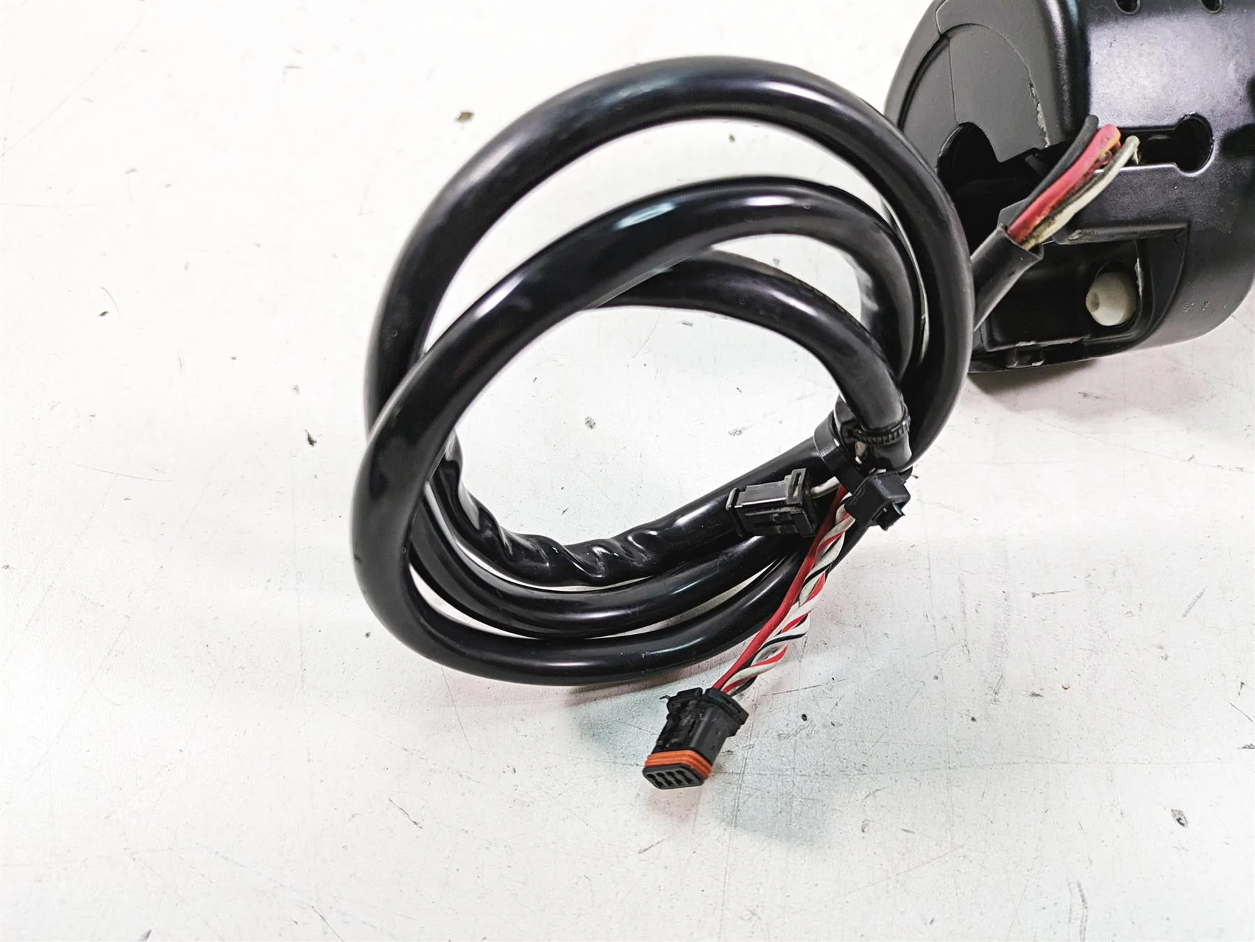 2019 Harley XL883N Sportster Iron Right Hand Control Switch 71500118 - Image 12