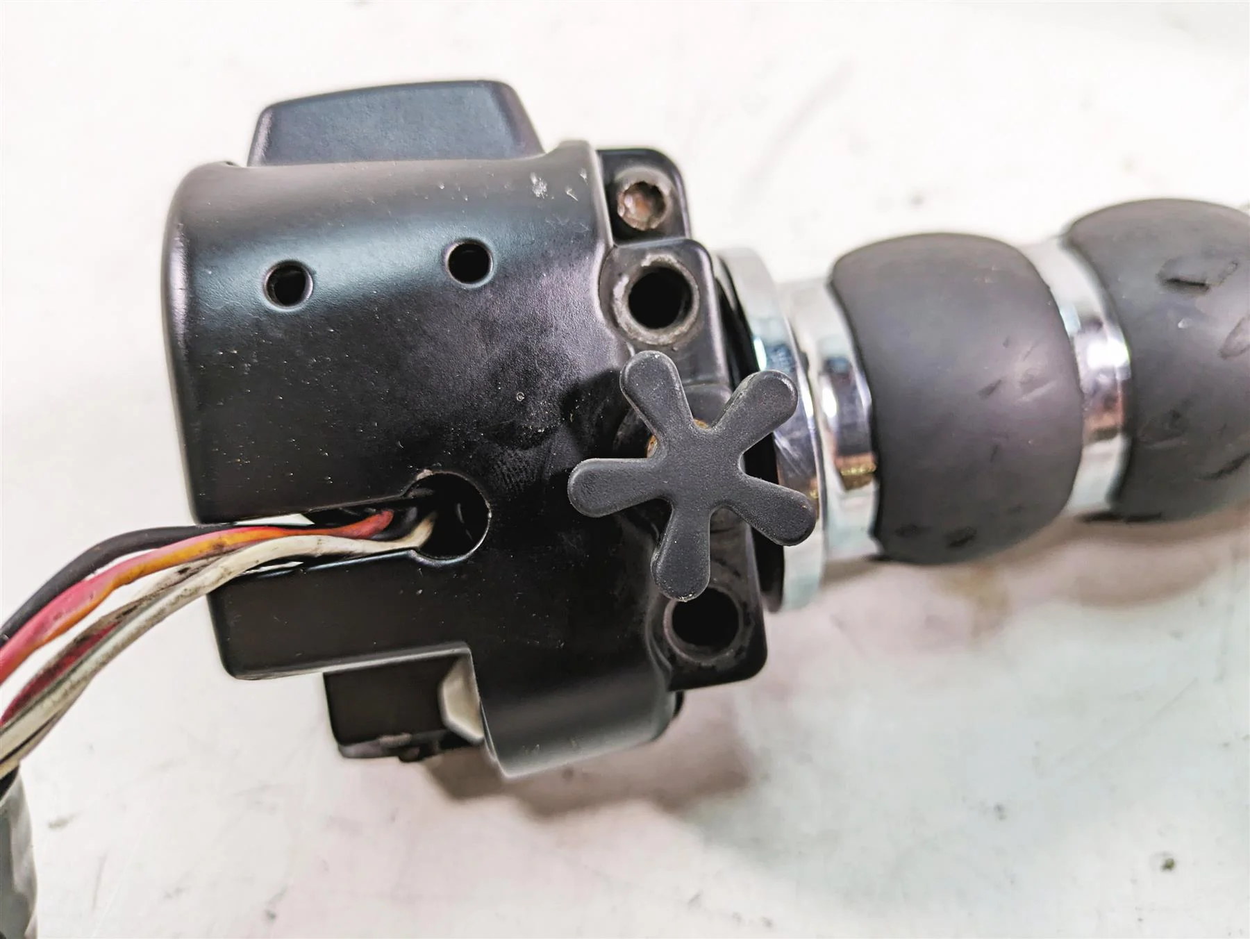 2019 Harley XL883N Sportster Iron Right Hand Control Switch 71500118 - Image 3