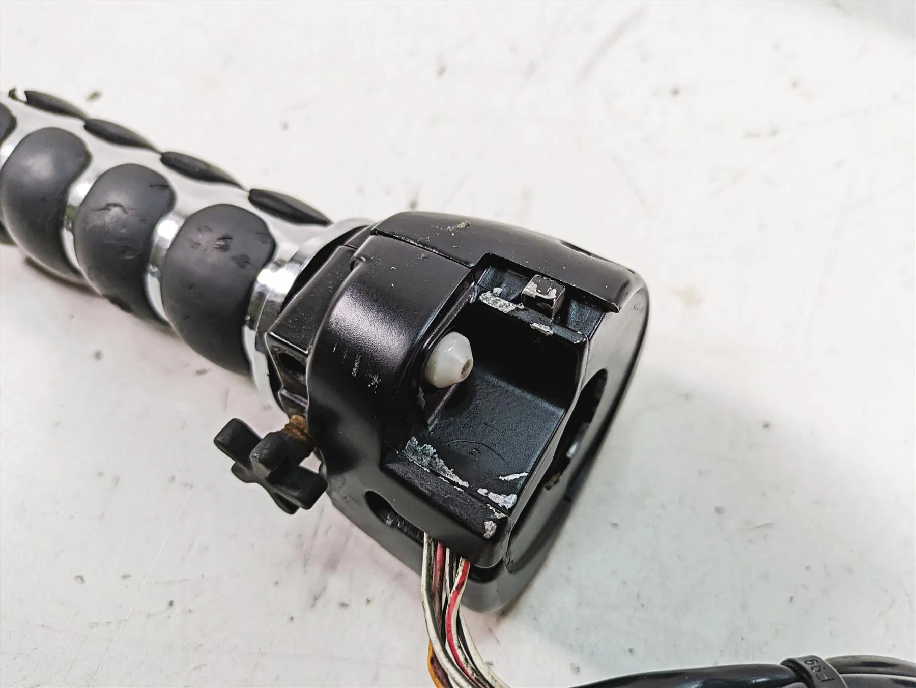 2019 Harley XL883N Sportster Iron Right Hand Control Switch 71500118 - Image 4