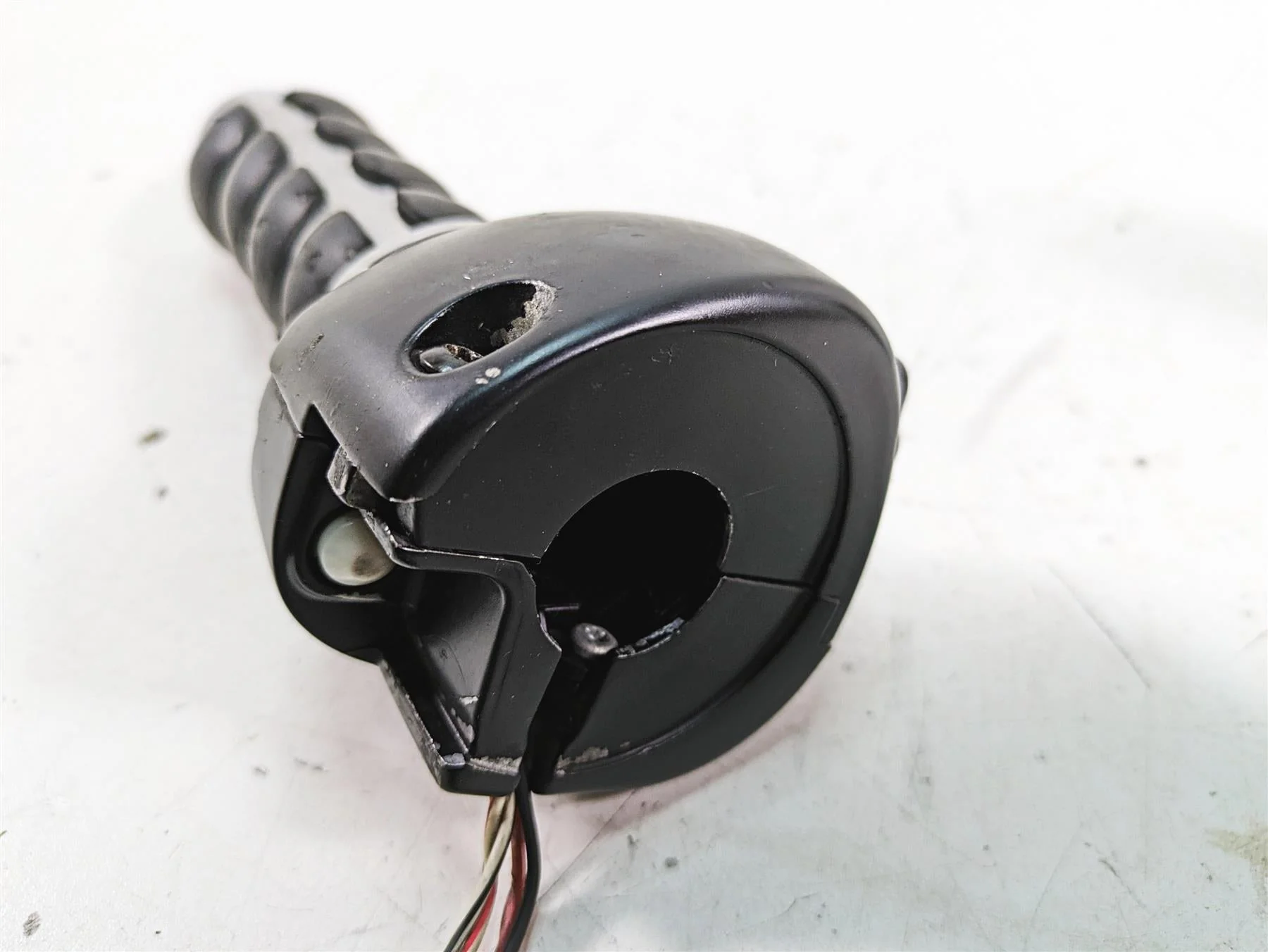 2019 Harley XL883N Sportster Iron Right Hand Control Switch 71500118 - Image 5