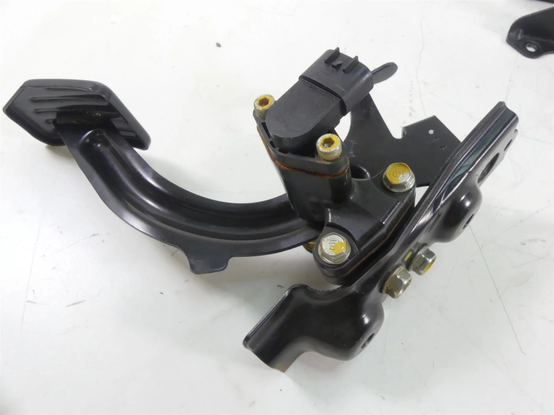 2019 Honda Talon SXS1000 S2R Foot Accelerate & Brake Pedals 17810-HL6-A00 - Image 4