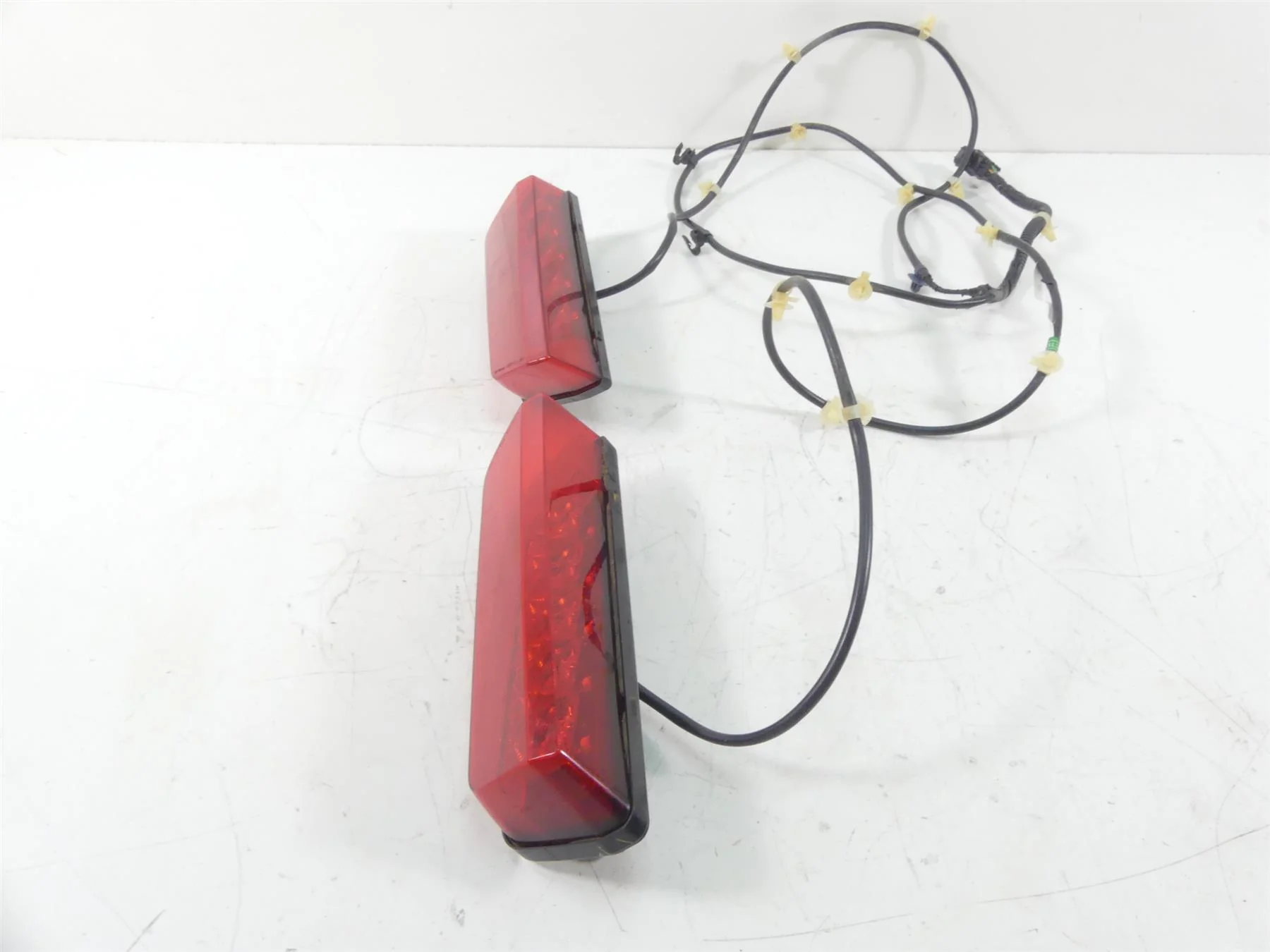 2019 Honda Talon SXS1000 S2R Taillights Tail Light Stop Brake Set 33710-HL6-A01 - Image 2