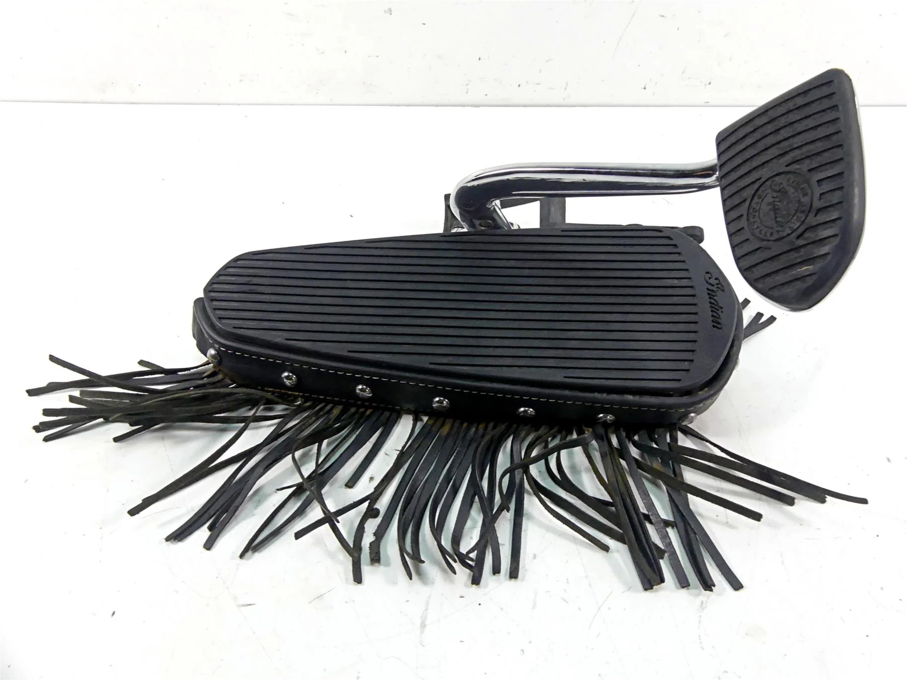 2019 Indian Chieftain Classic Right Floor Board + Brake Pedal 1019310 1023250