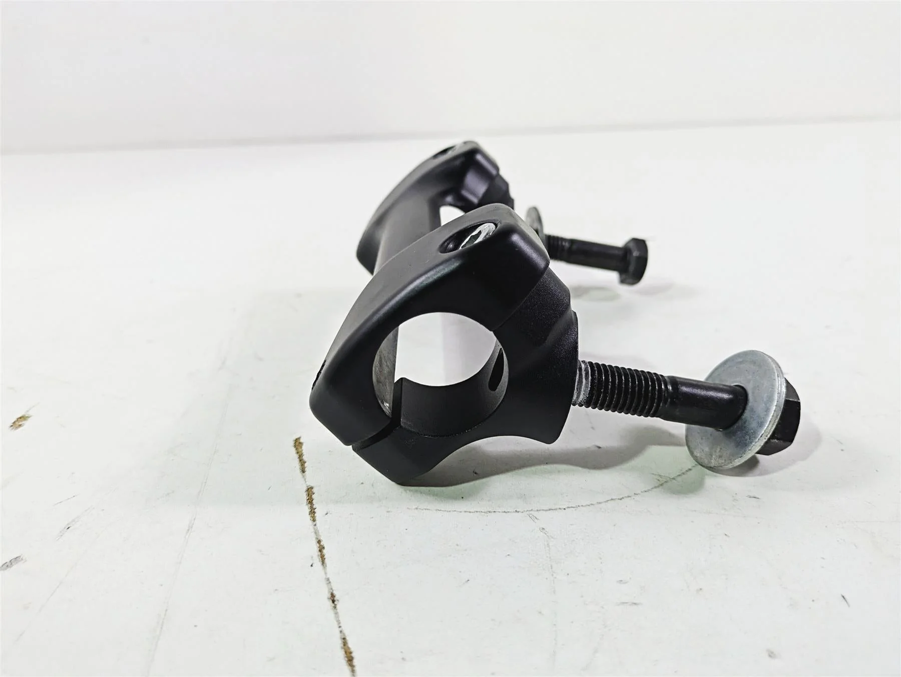 2019 Indian Chieftain Limited Black Handlebar Holder Risers 5139656 5639269 - Image 3