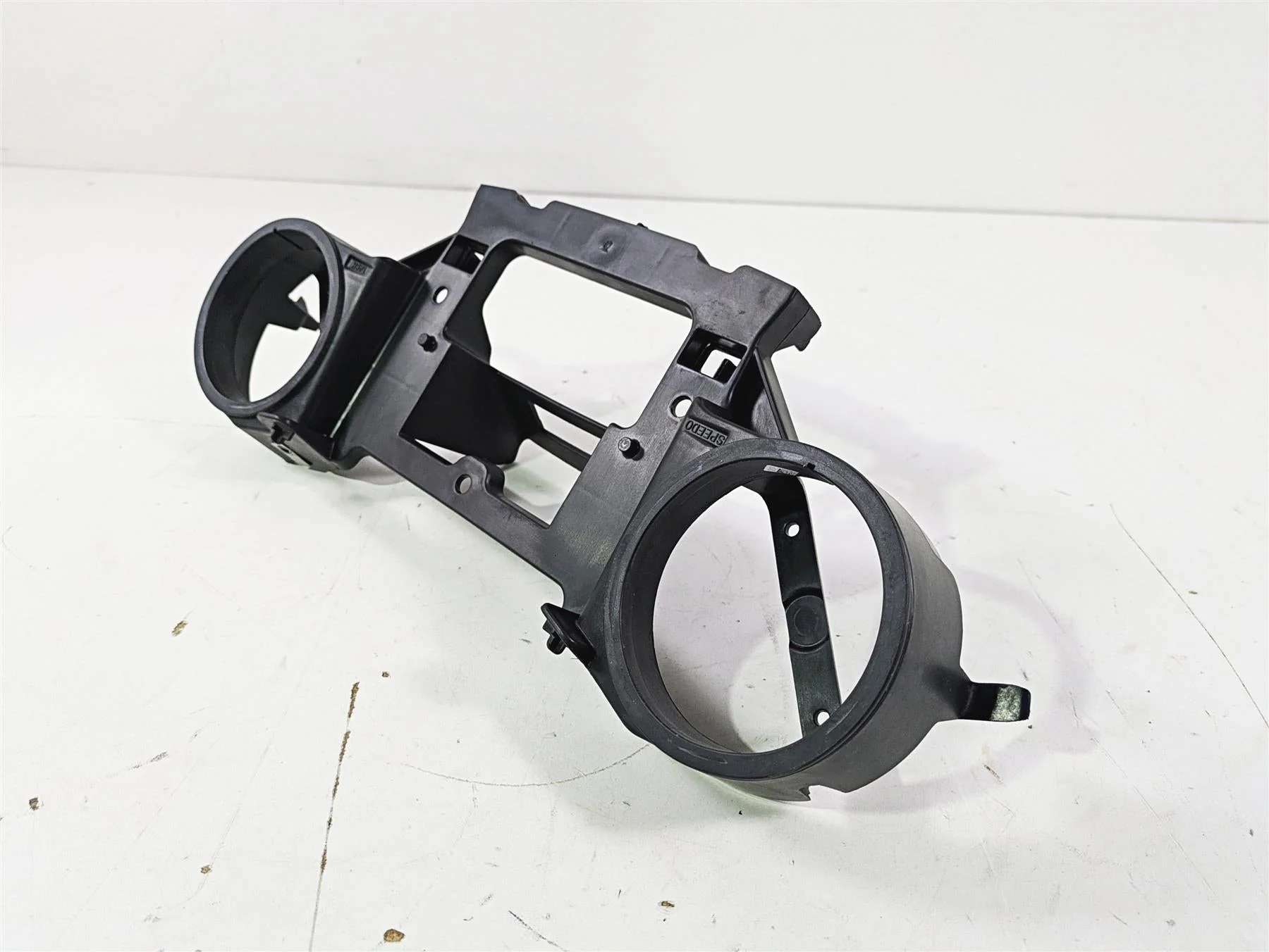 2019 Indian Chieftain Limited Front Inner Gauge Panel Dash Cover 5452783 - Image 10