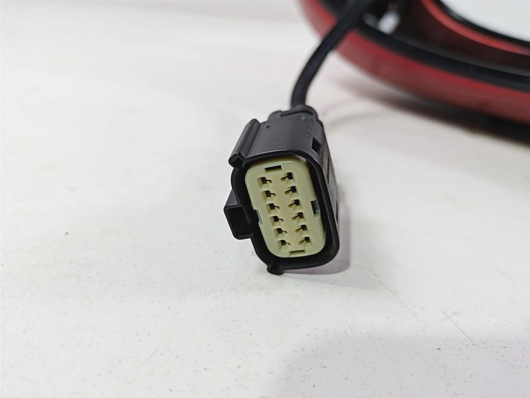 2019 Indian Chieftain Limited Gas Tank Cover Console & Switches Ruby Red 5633653 - Image 10