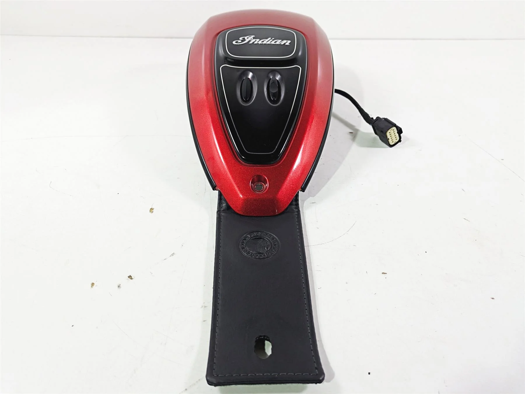 2019 Indian Chieftain Limited Gas Tank Cover Console & Switches Ruby Red 5633653 - Image 2