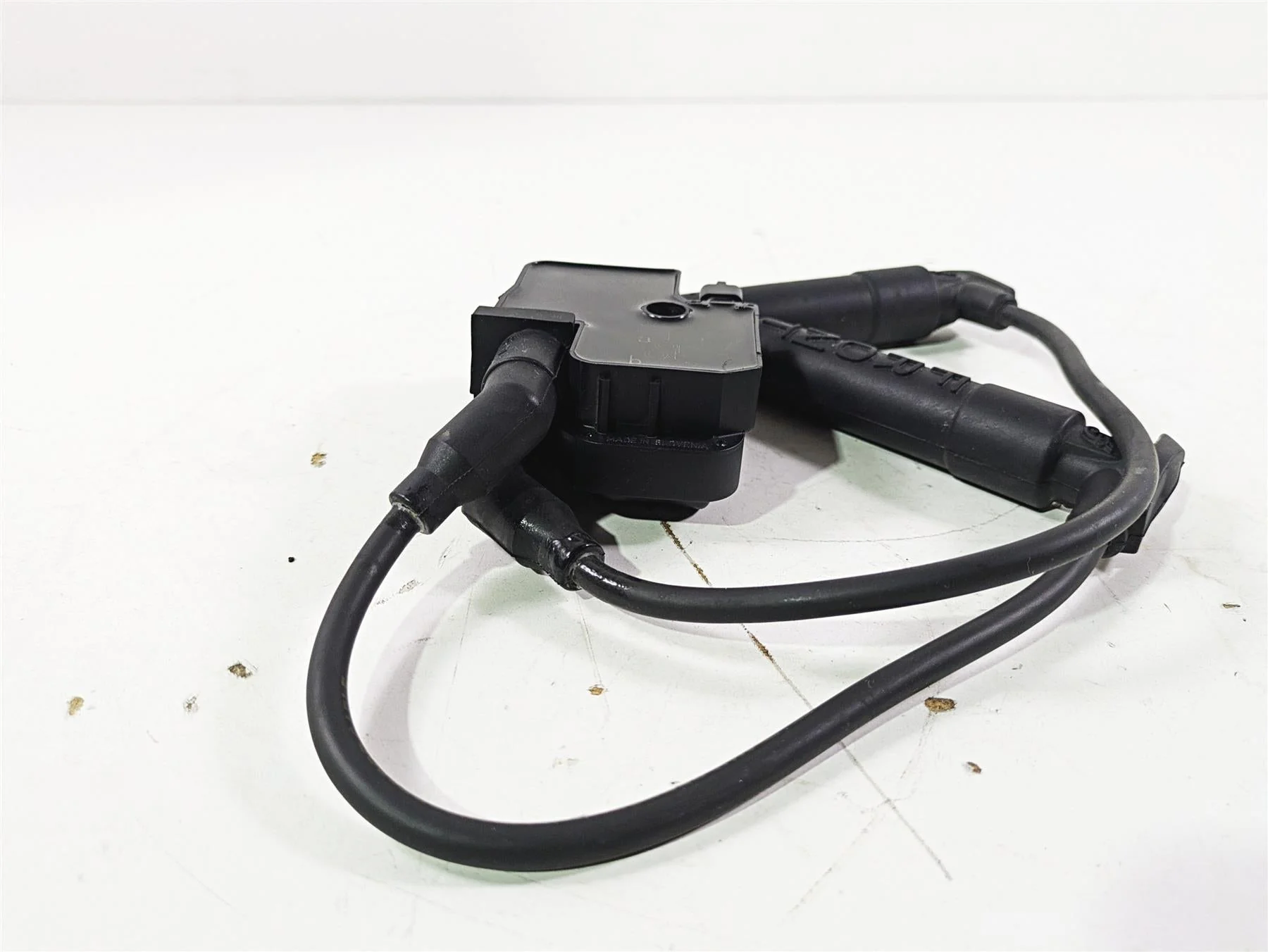 2019 Indian Chieftain Limited Ignition Coil Wires Plugs 4010425 2876049 - Image 3
