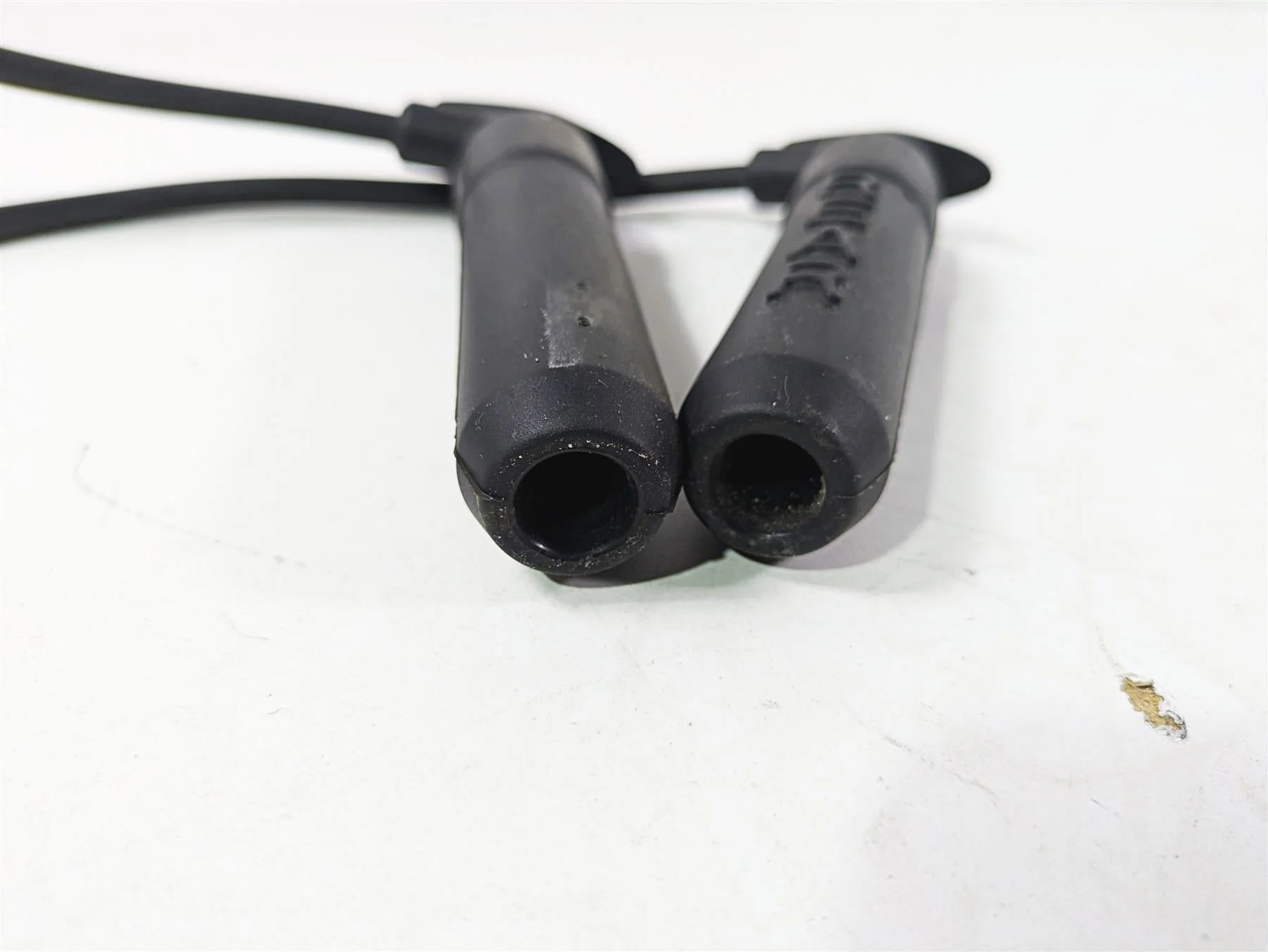 2019 Indian Chieftain Limited Ignition Coil Wires Plugs 4010425 2876049 - Image 9